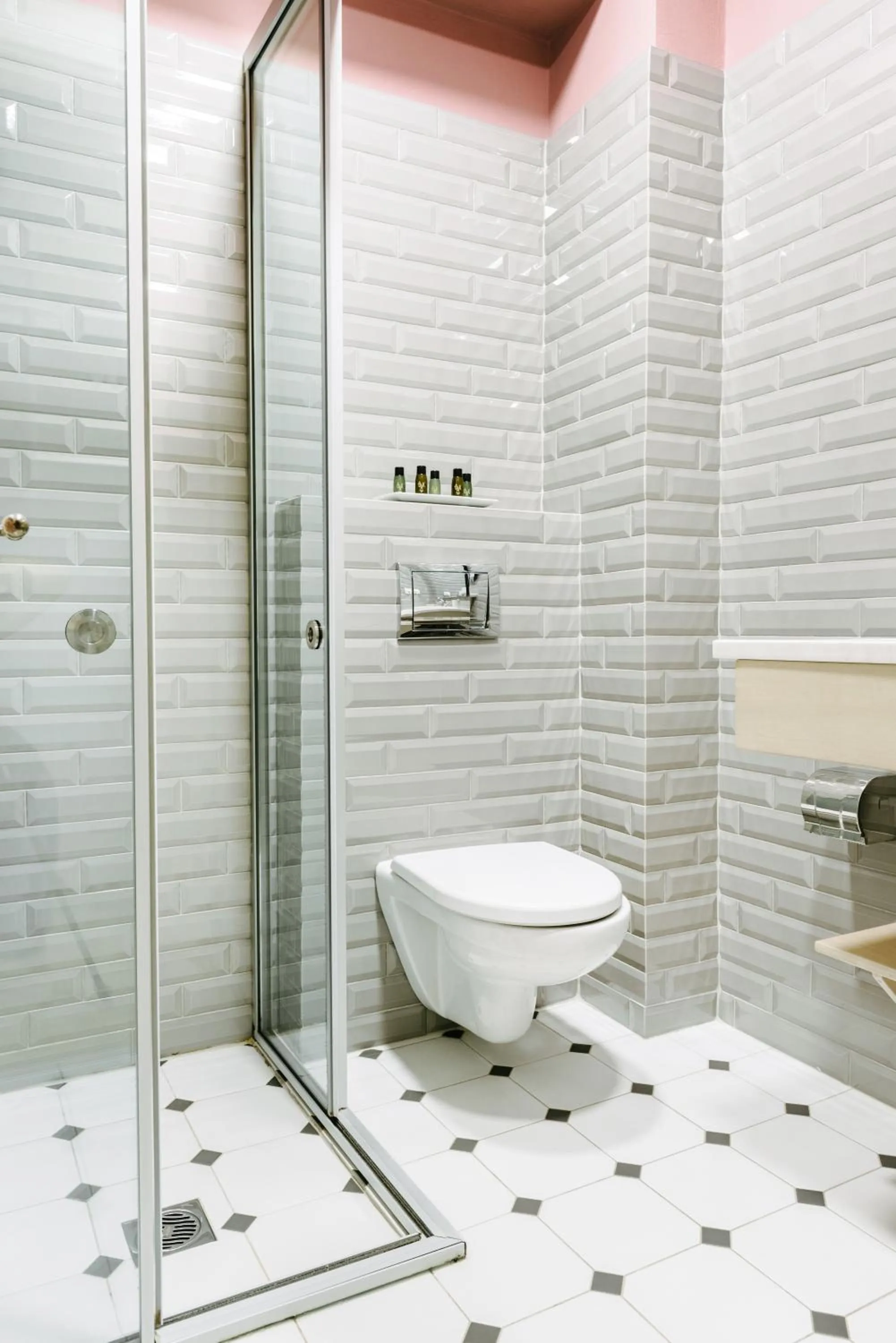 Toilet in Its Kale Boutique Hotel