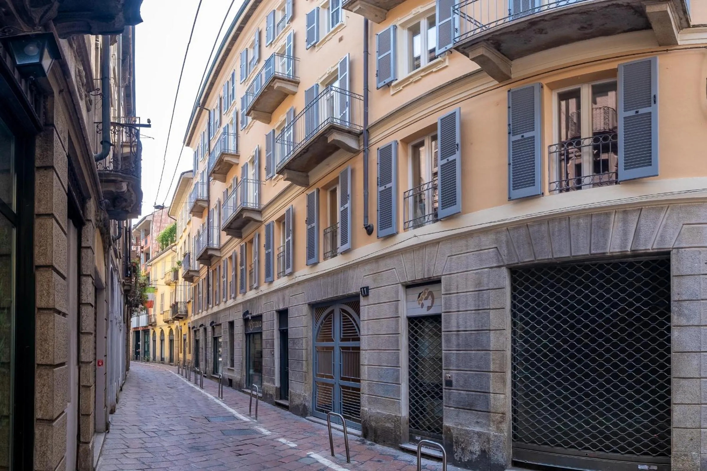 Property building in Oriana Homèl Milano