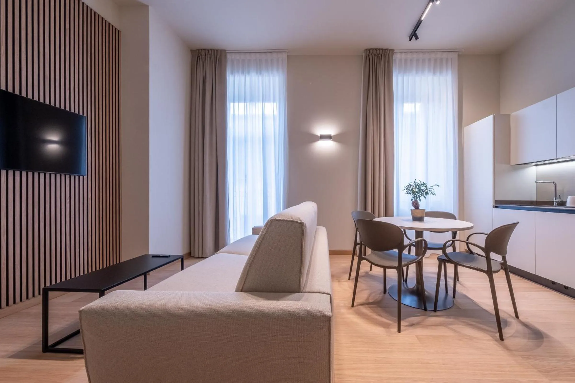 Kitchen or kitchenette in Oriana Homèl Milano