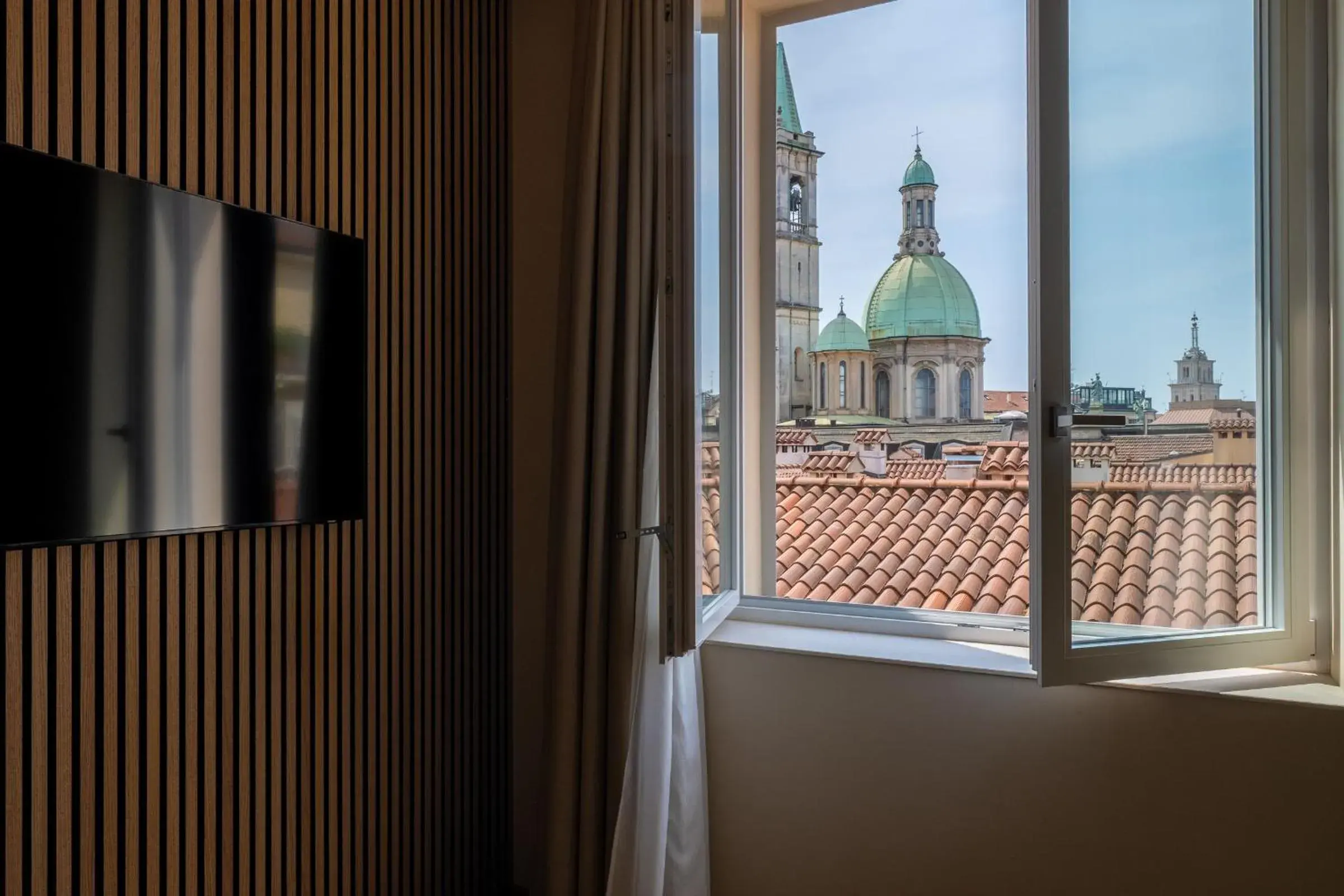 City view in Oriana Homèl Milano City view in Oriana Homèl Milano