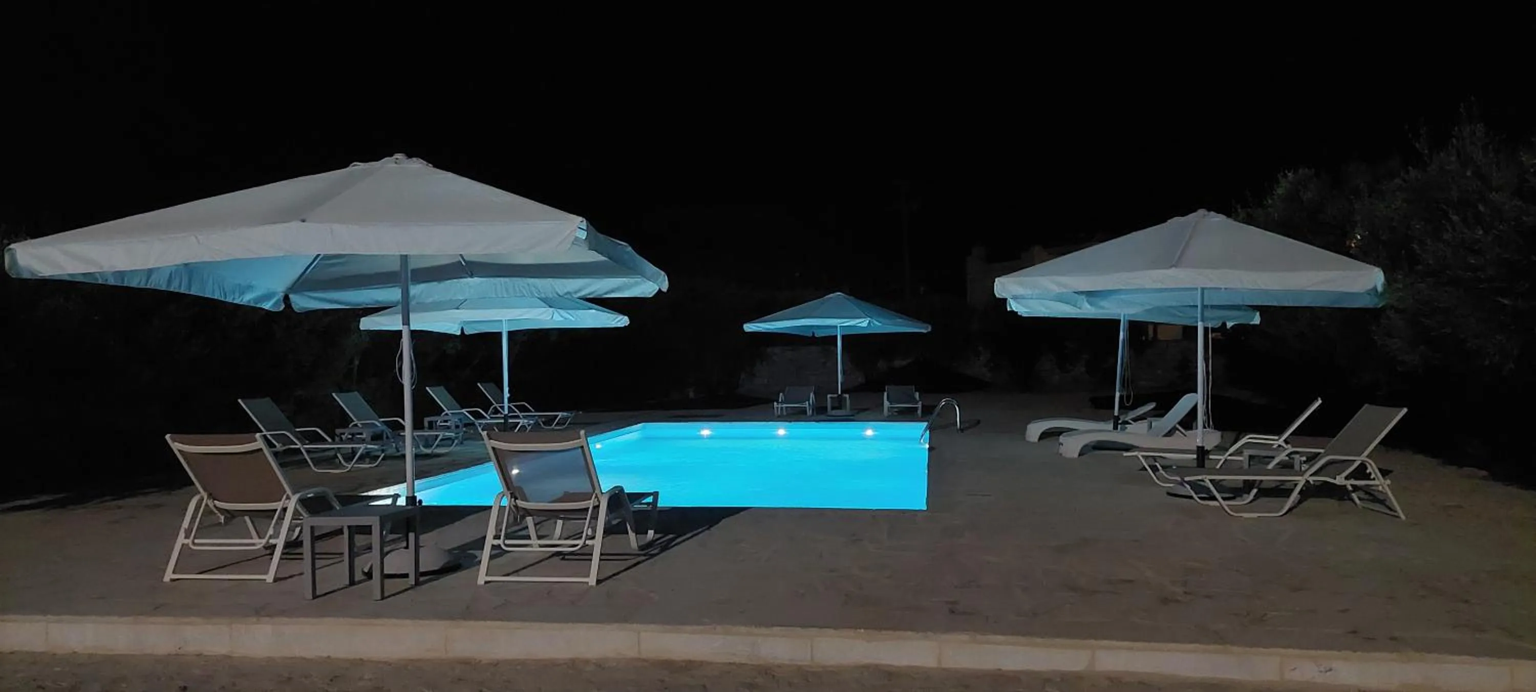 Swimming pool in Koukouri Suites