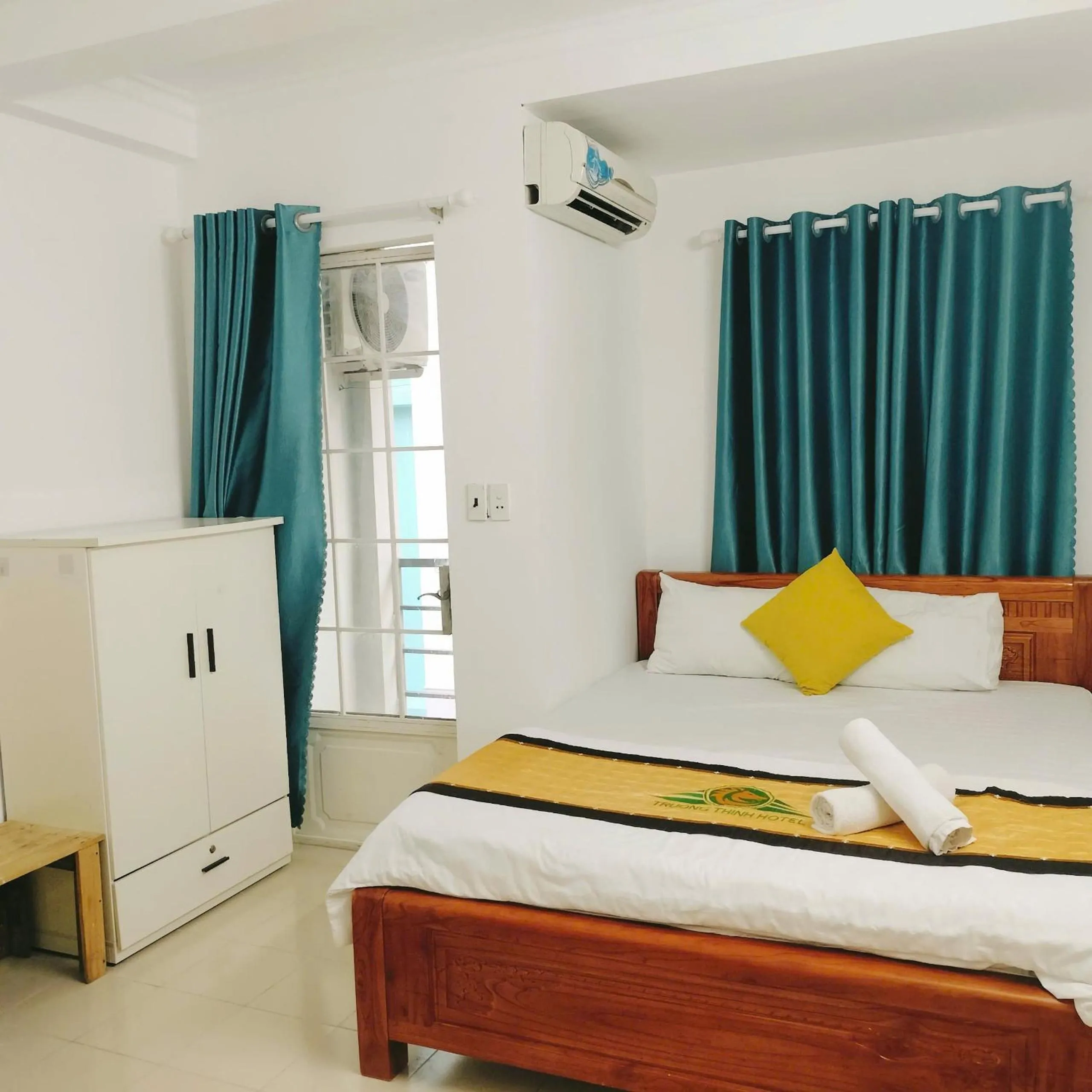 Crowne Cafe Hotel Pham Ngu Lao