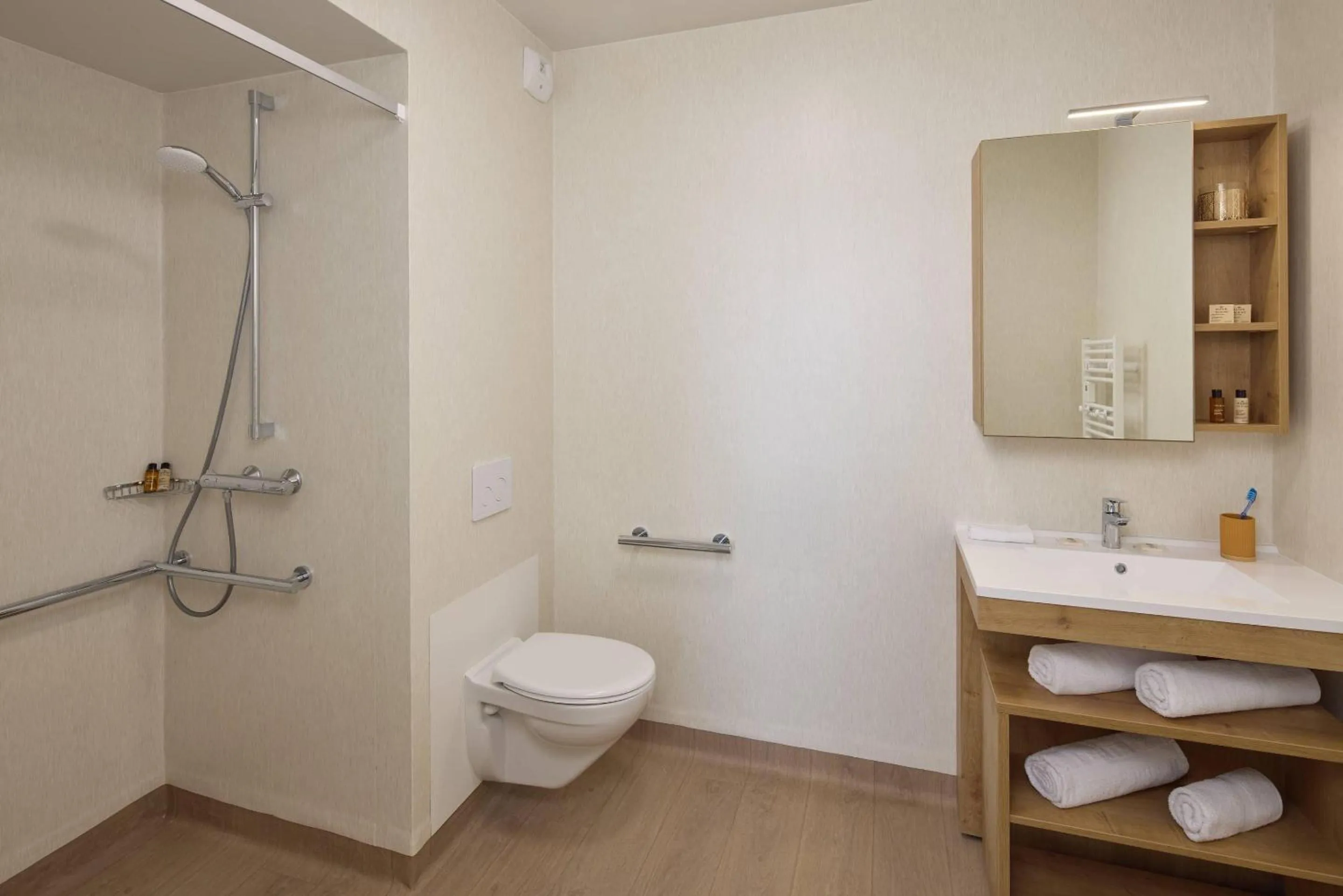 Bedroom in Quality Aparthotel Cholet