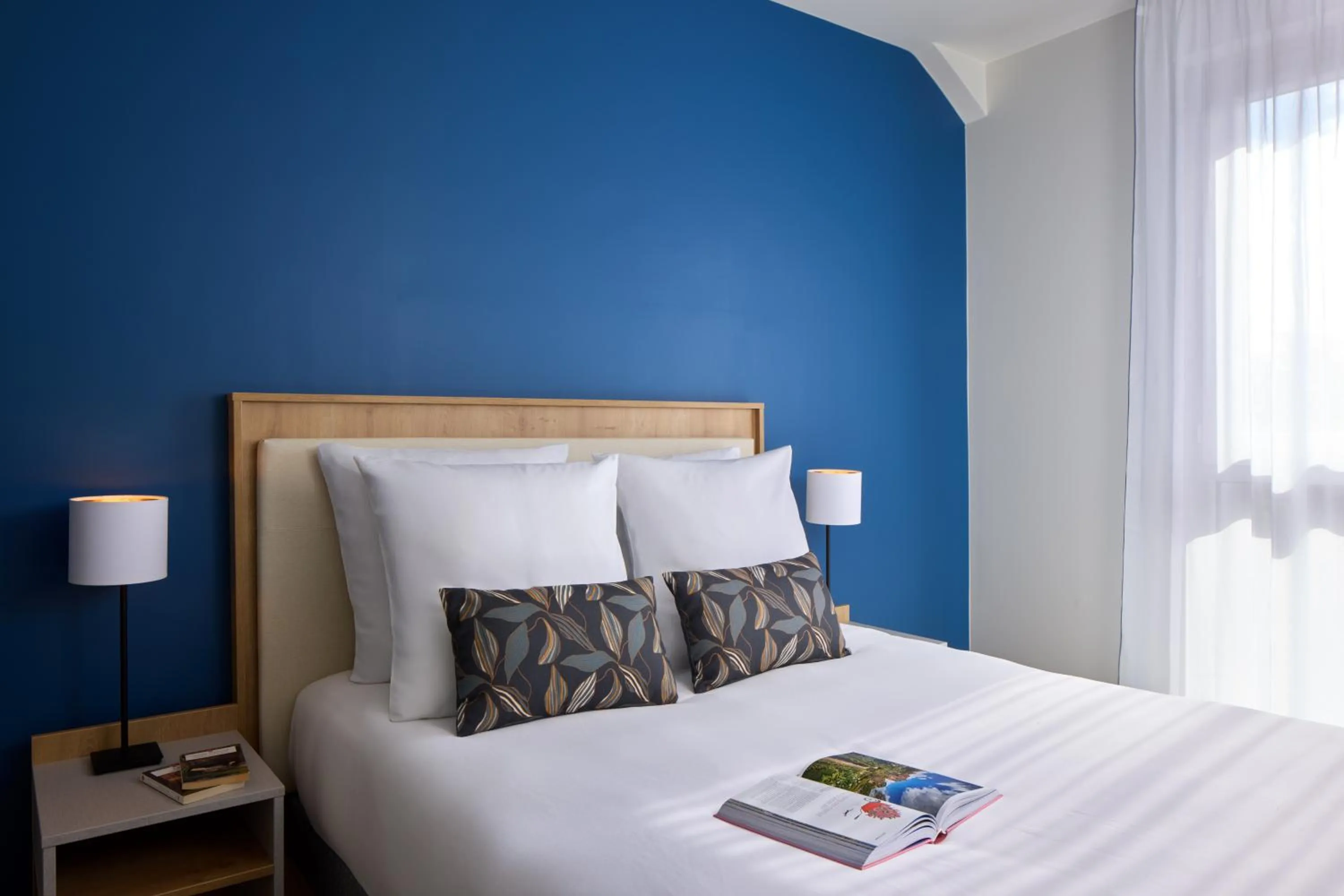 Bedroom, Bed in Quality Aparthotel Cholet