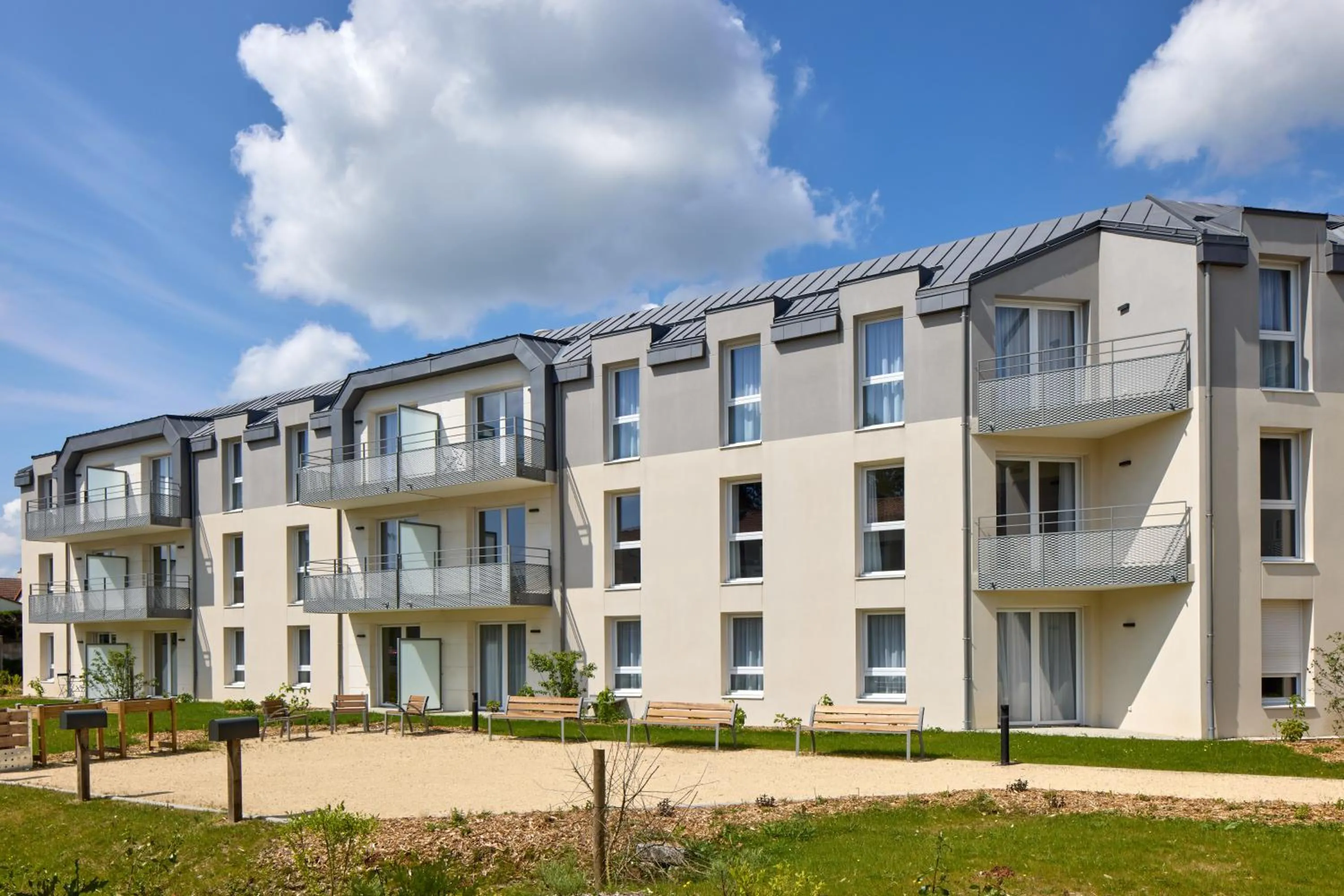 Property building in Quality Aparthotel Cholet