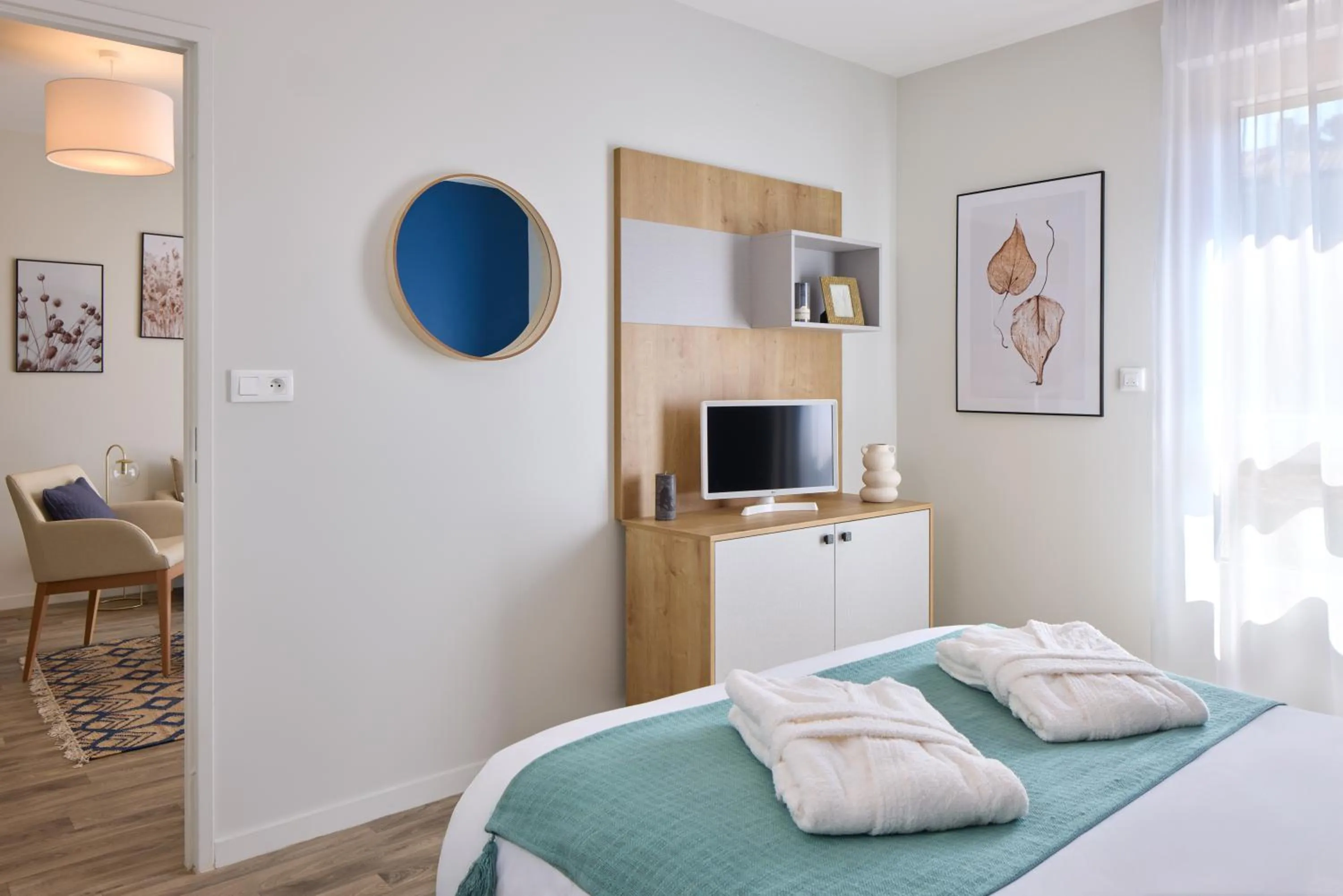 Photo of the whole room, Bed in Quality Aparthotel Cholet