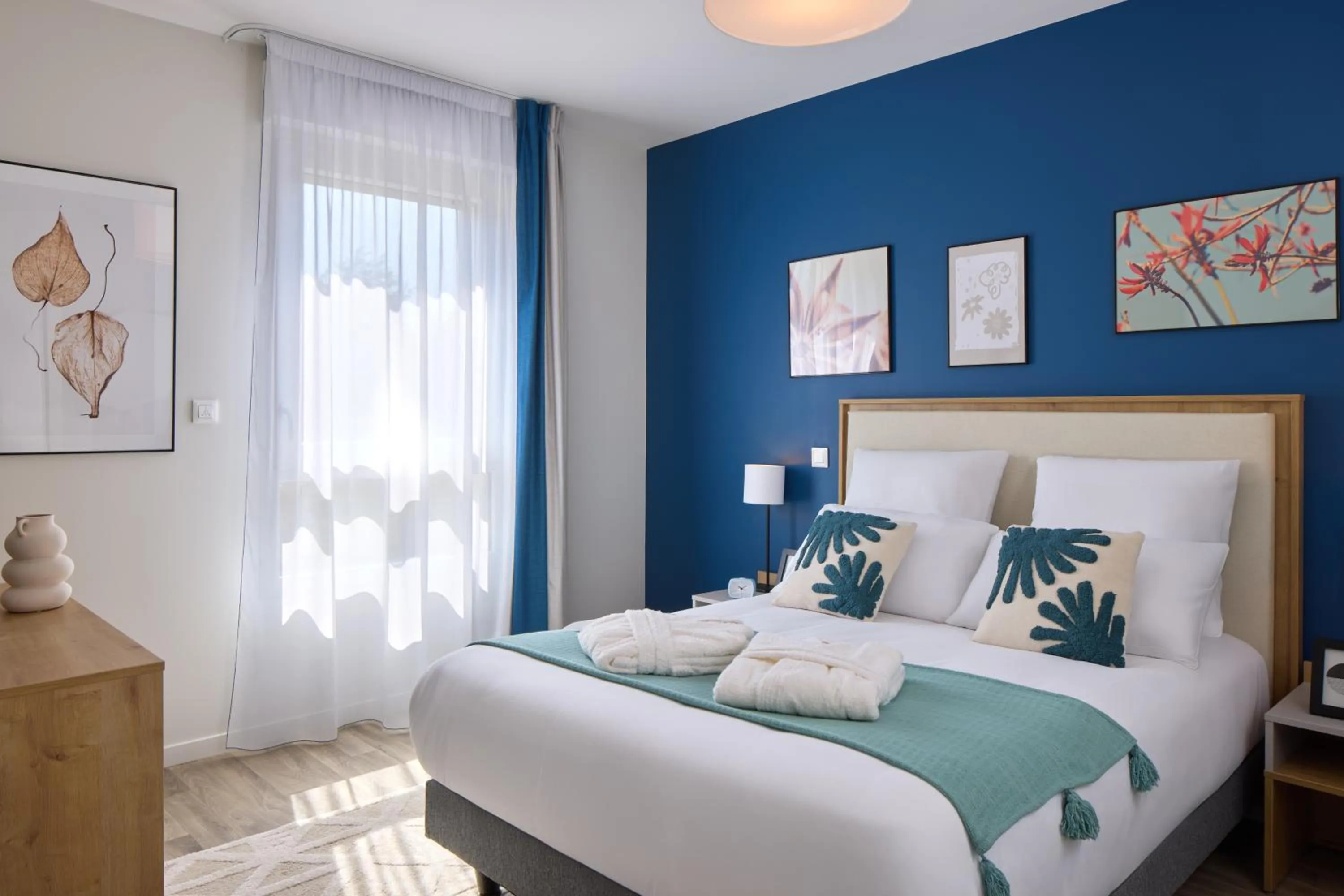 Bedroom, Bed in Quality Aparthotel Cholet