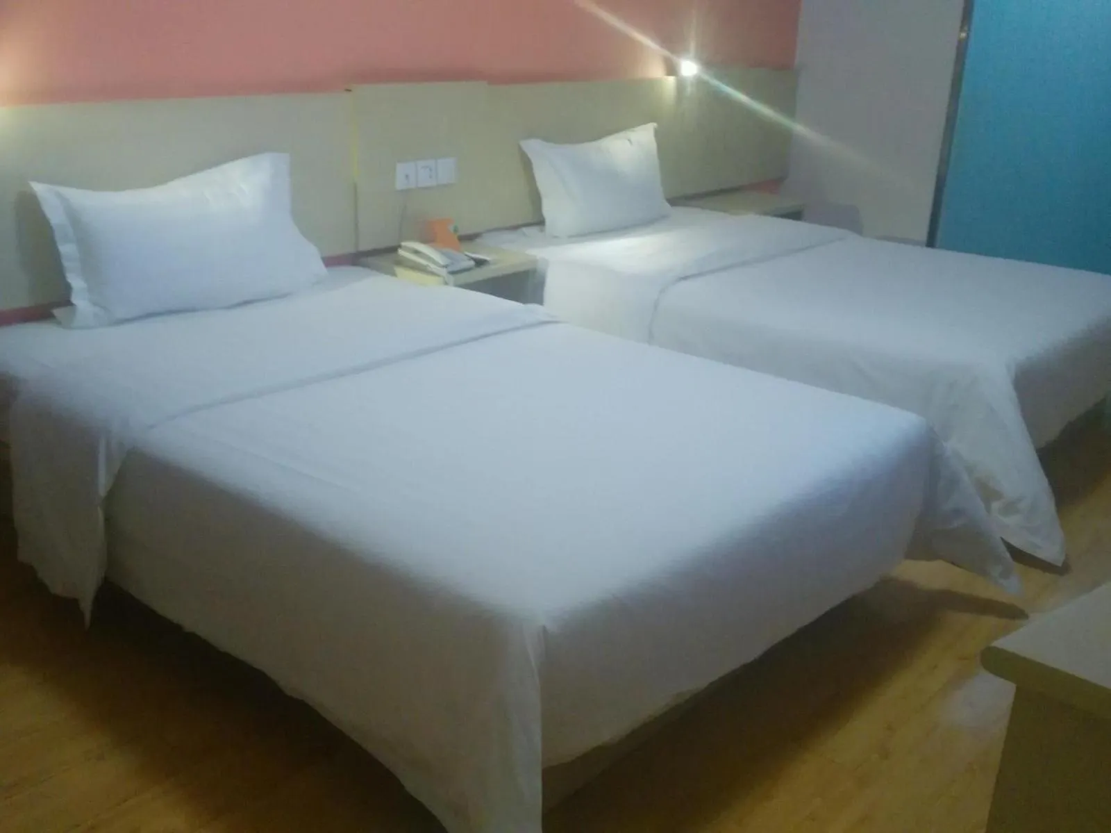 Bed in 7Days Inn Lanzhou West Railway Station
