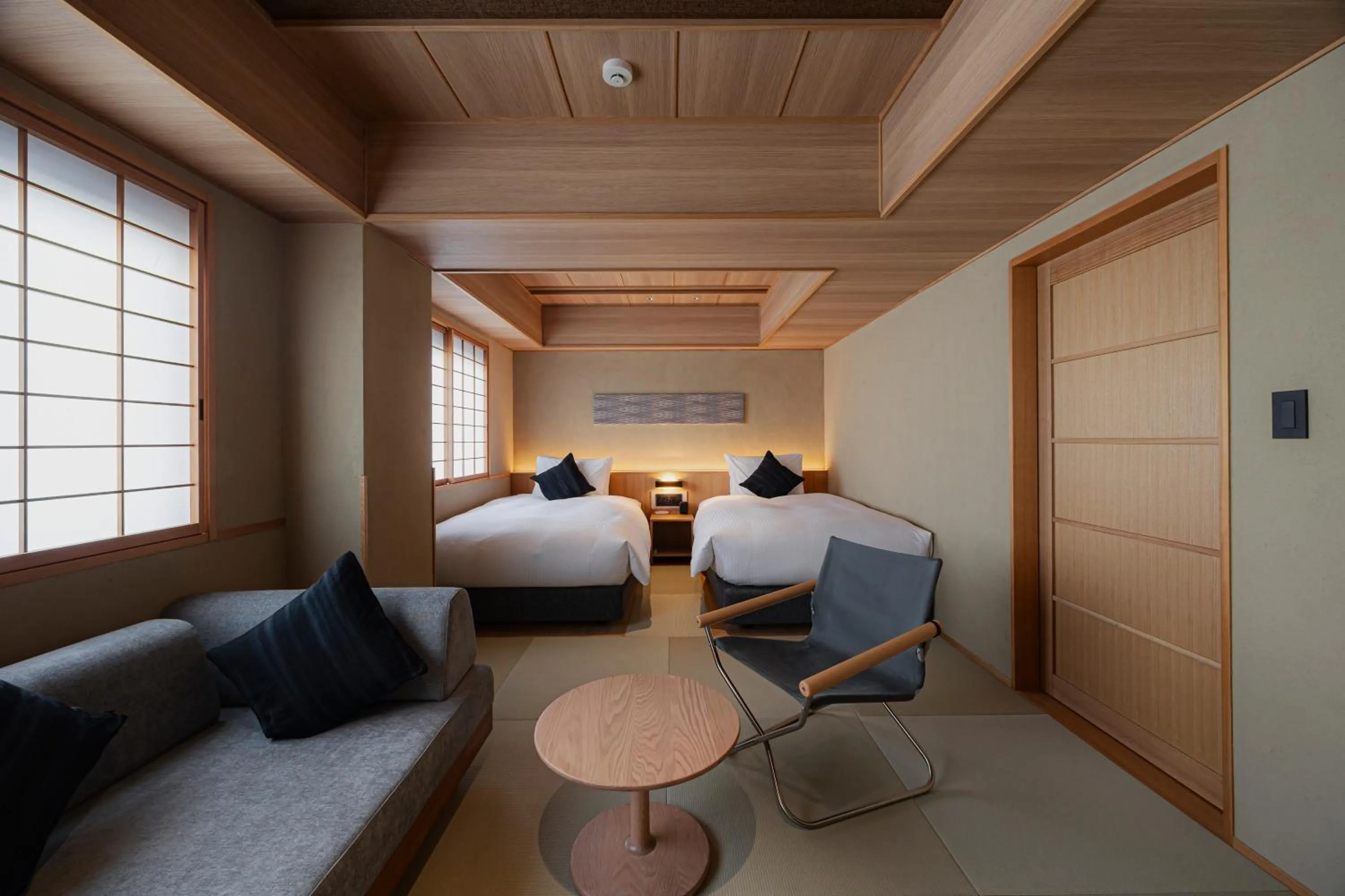 Photo of the whole room, Bed in yugen kyoto shijo