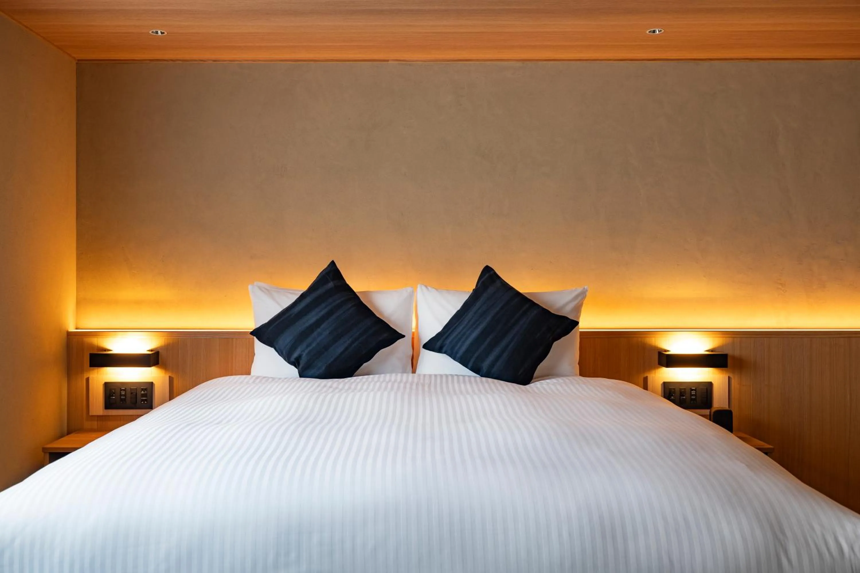 Photo of the whole room, Bed in yugen kyoto shijo