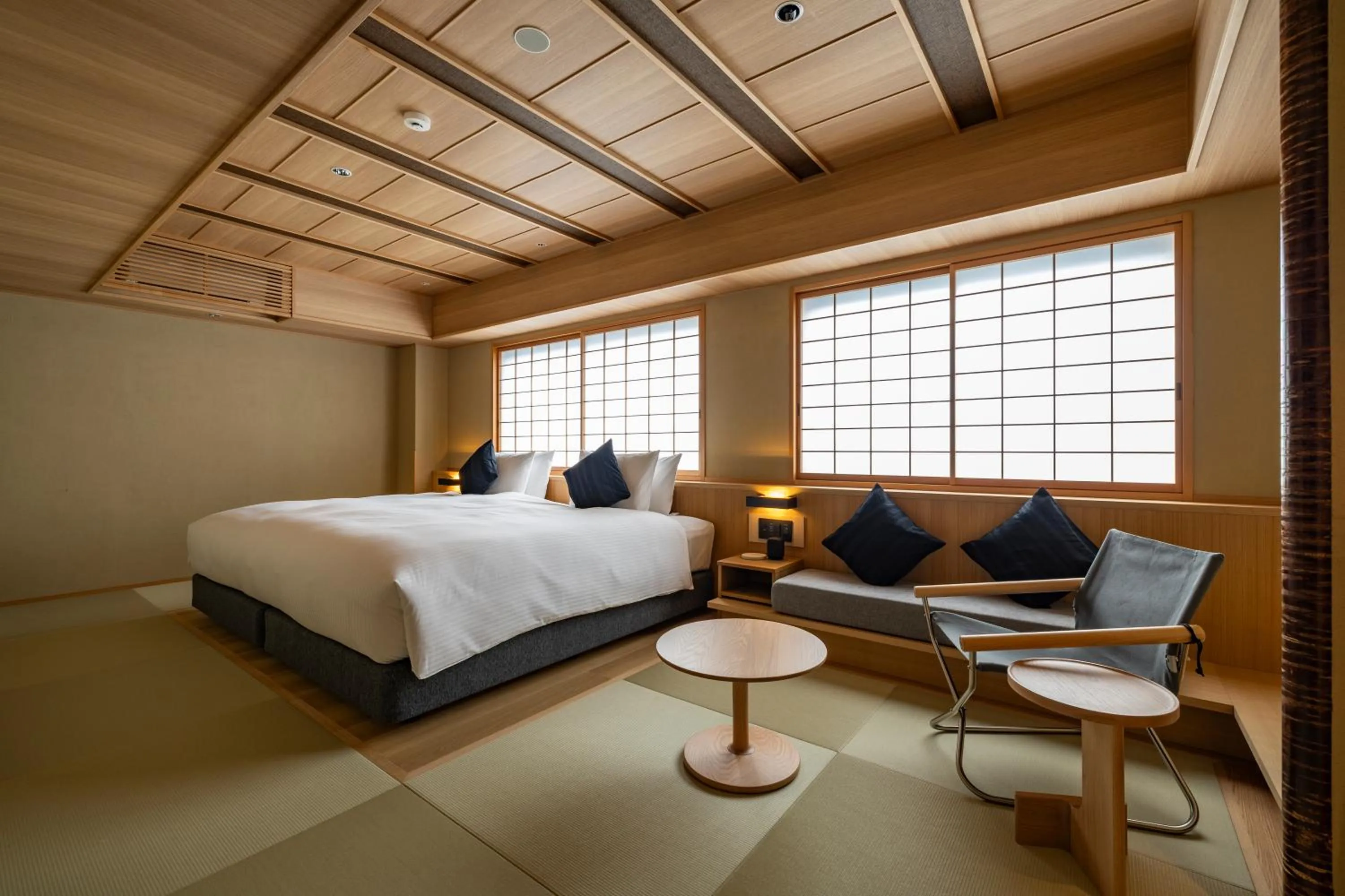 Photo of the whole room, Bed in yugen kyoto shijo