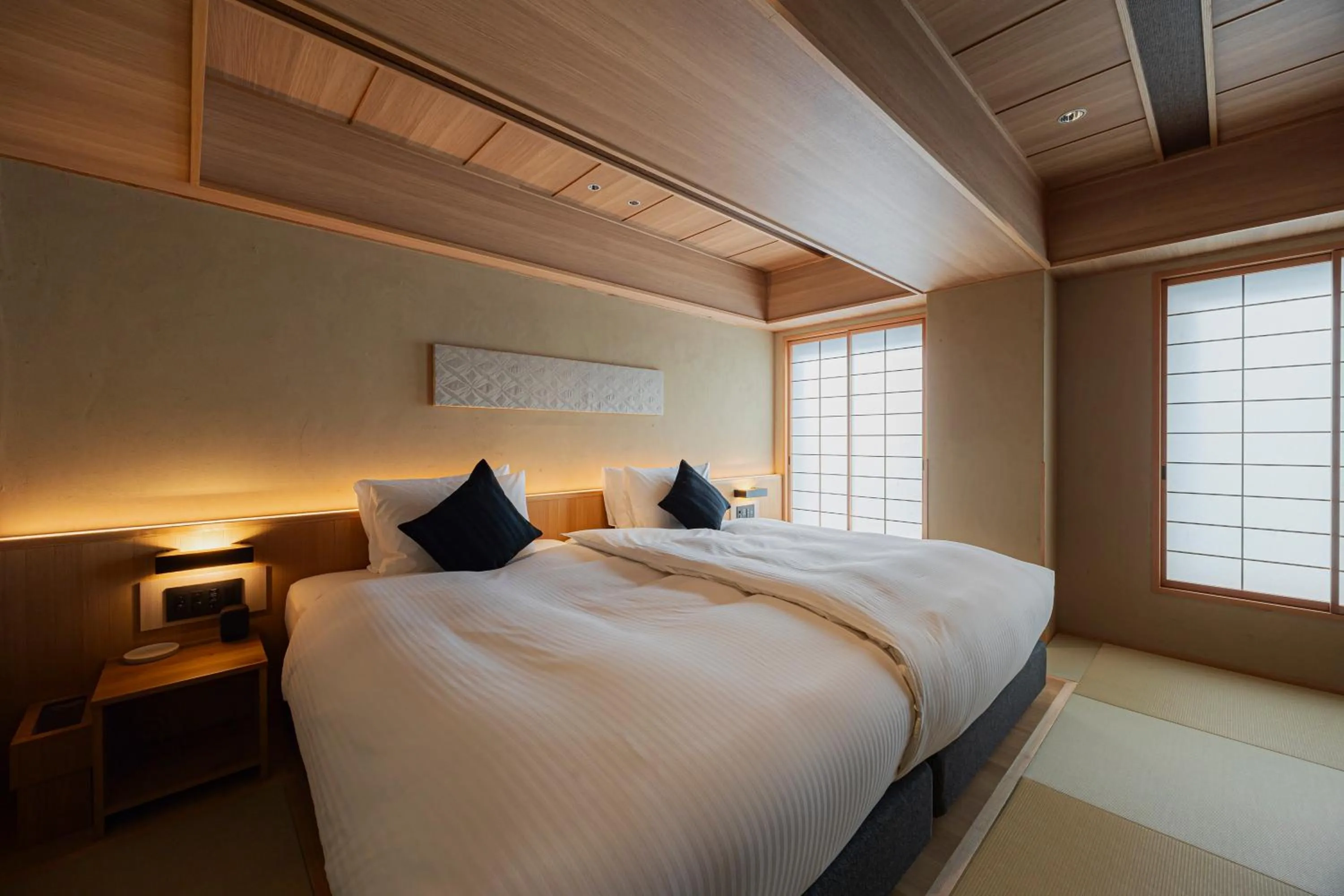 Photo of the whole room, Bed in yugen kyoto shijo