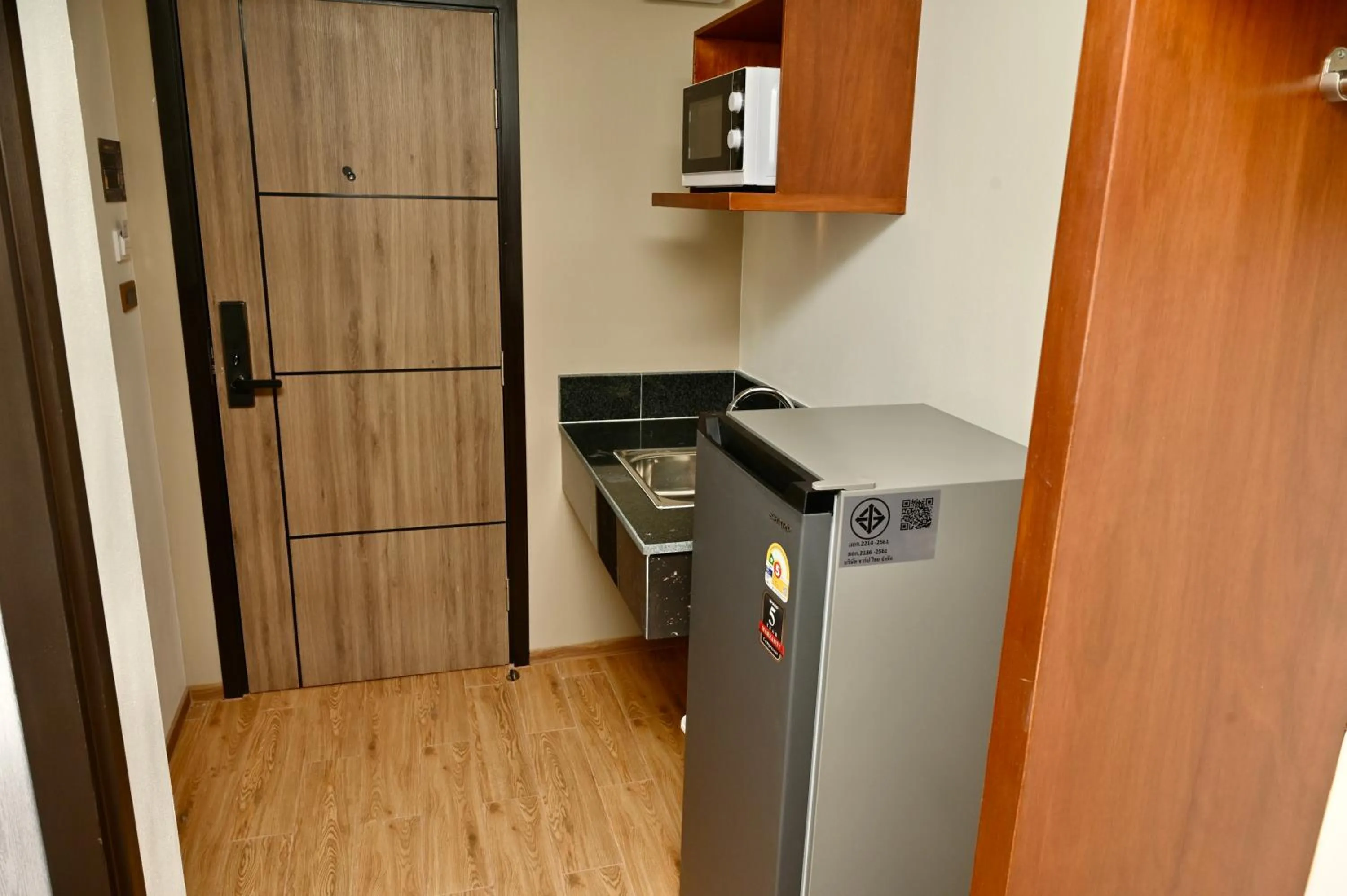 Kitchen or kitchenette in Metro Hotel Phahonyothin 35