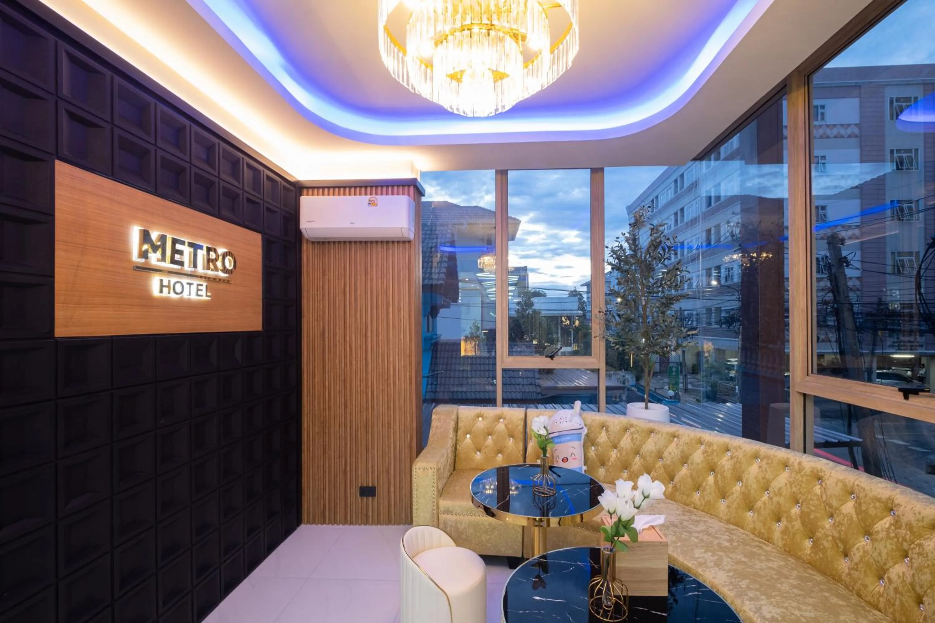 Seating area in Metro Hotel Phahonyothin 35