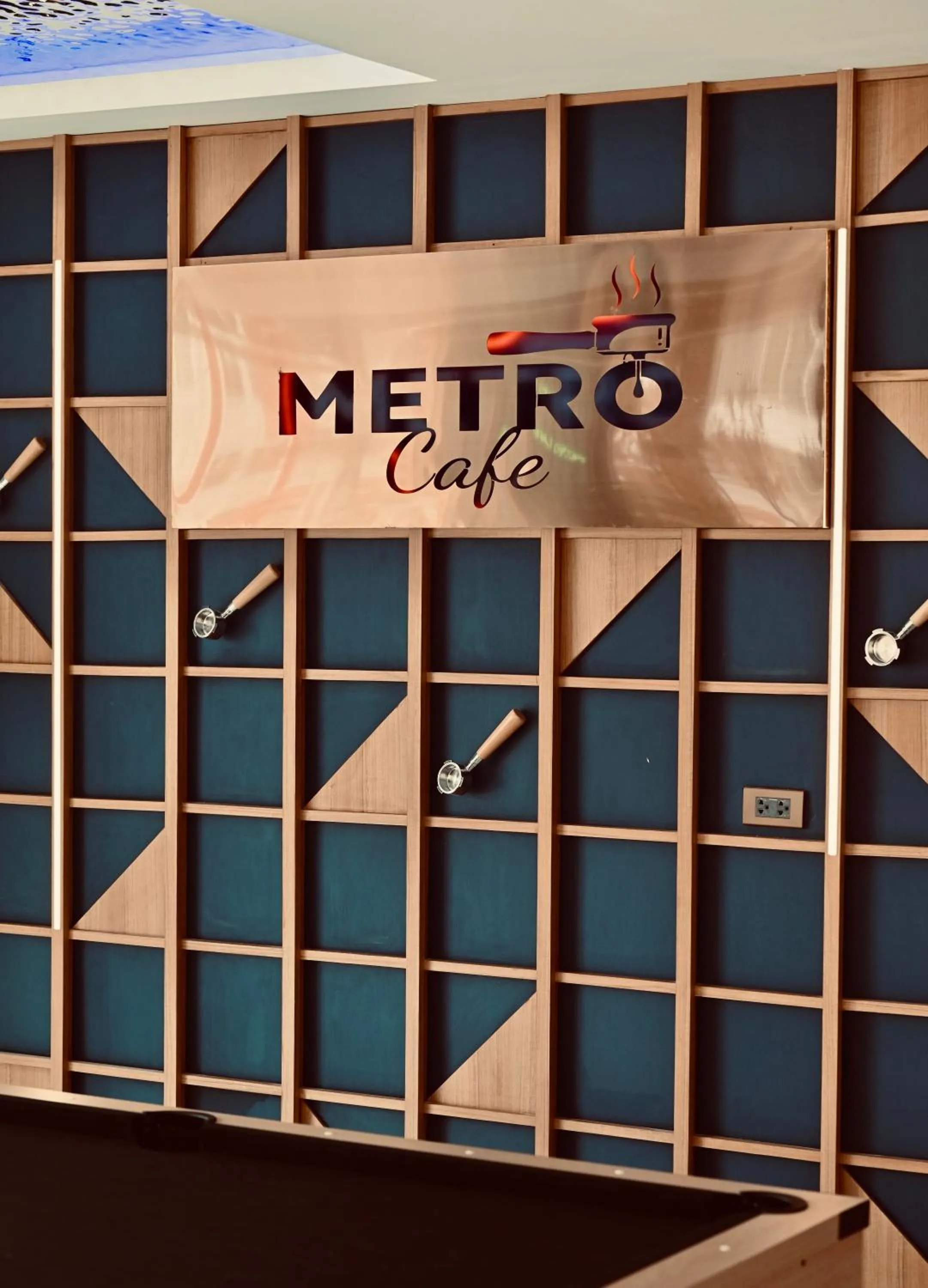 Coffee/tea facilities in Metro Hotel Phahonyothin 35