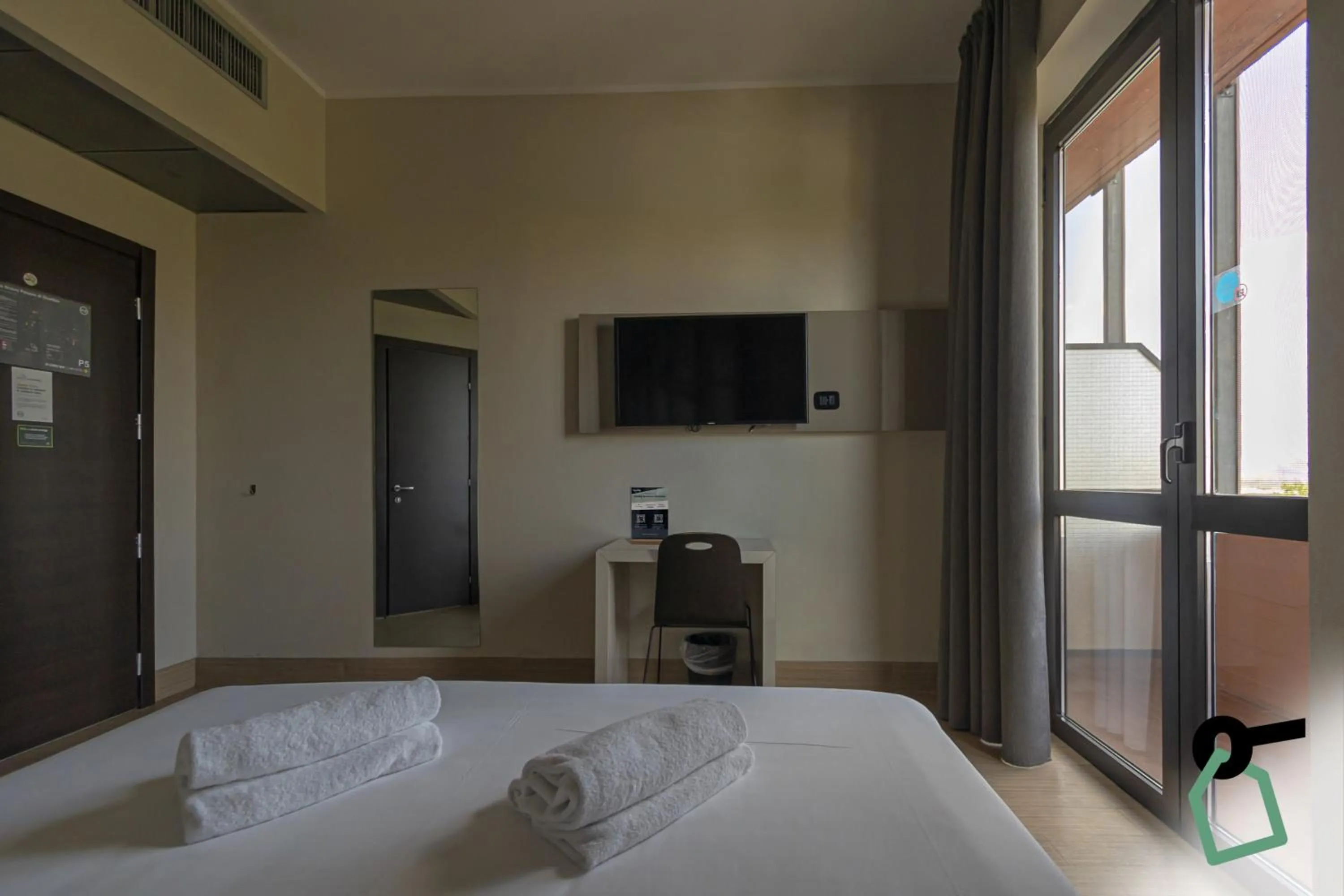 Photo of the whole room, Bed in Hotiday Firenze Guidoni