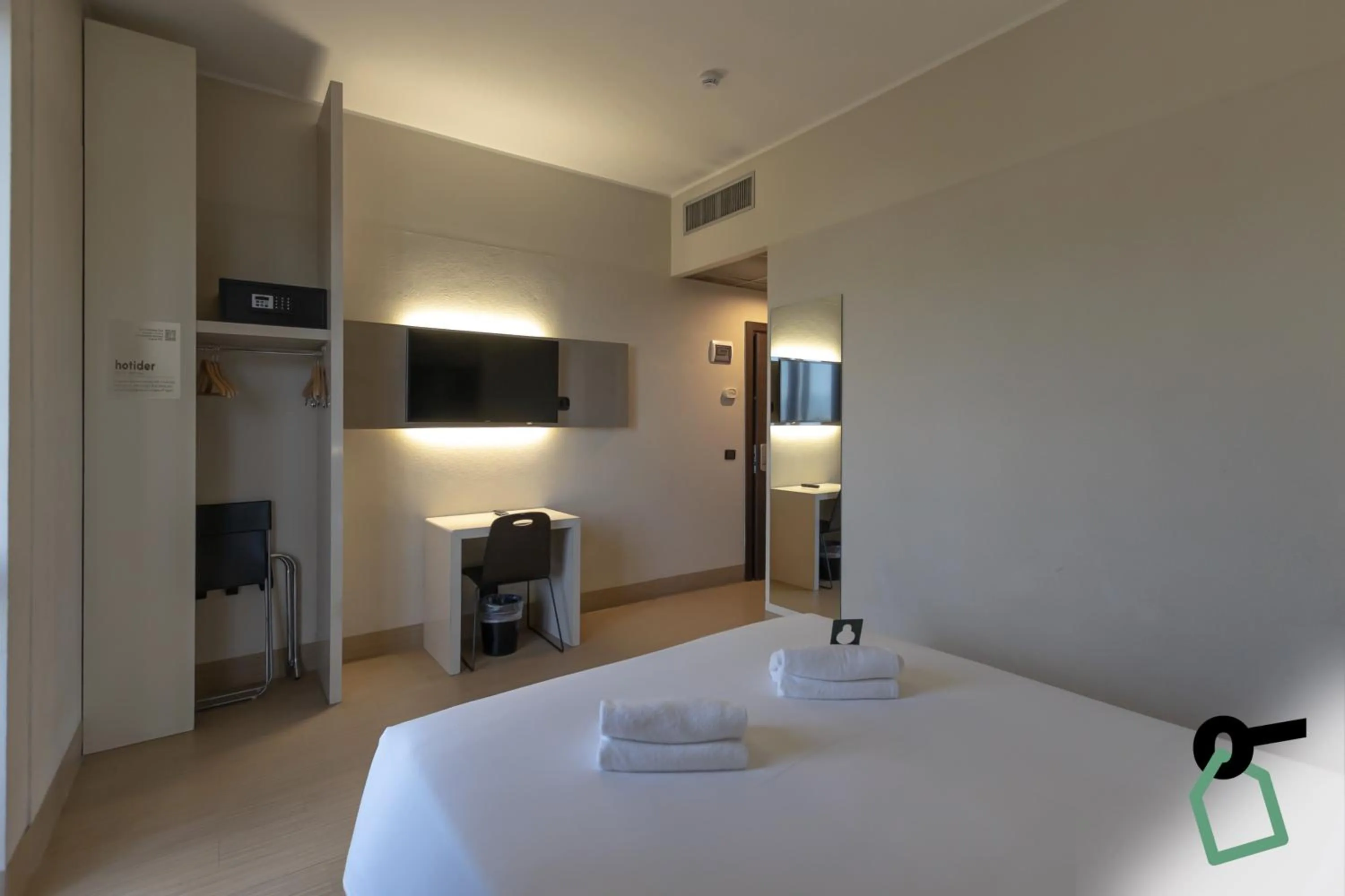 Bedroom, Bed in Hotiday Firenze Guidoni