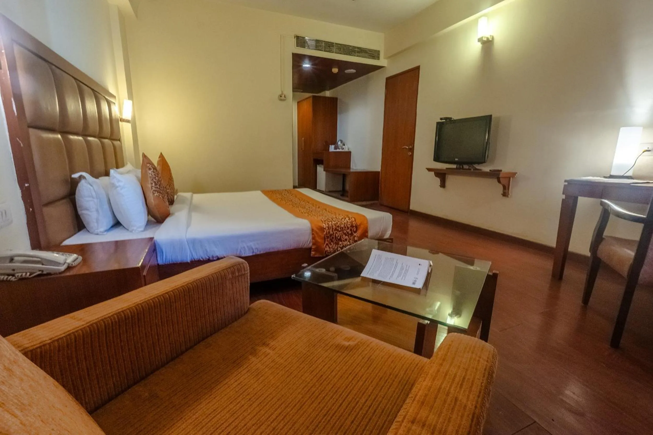 Living room, Bed in The Sky Imperial, Udaipur