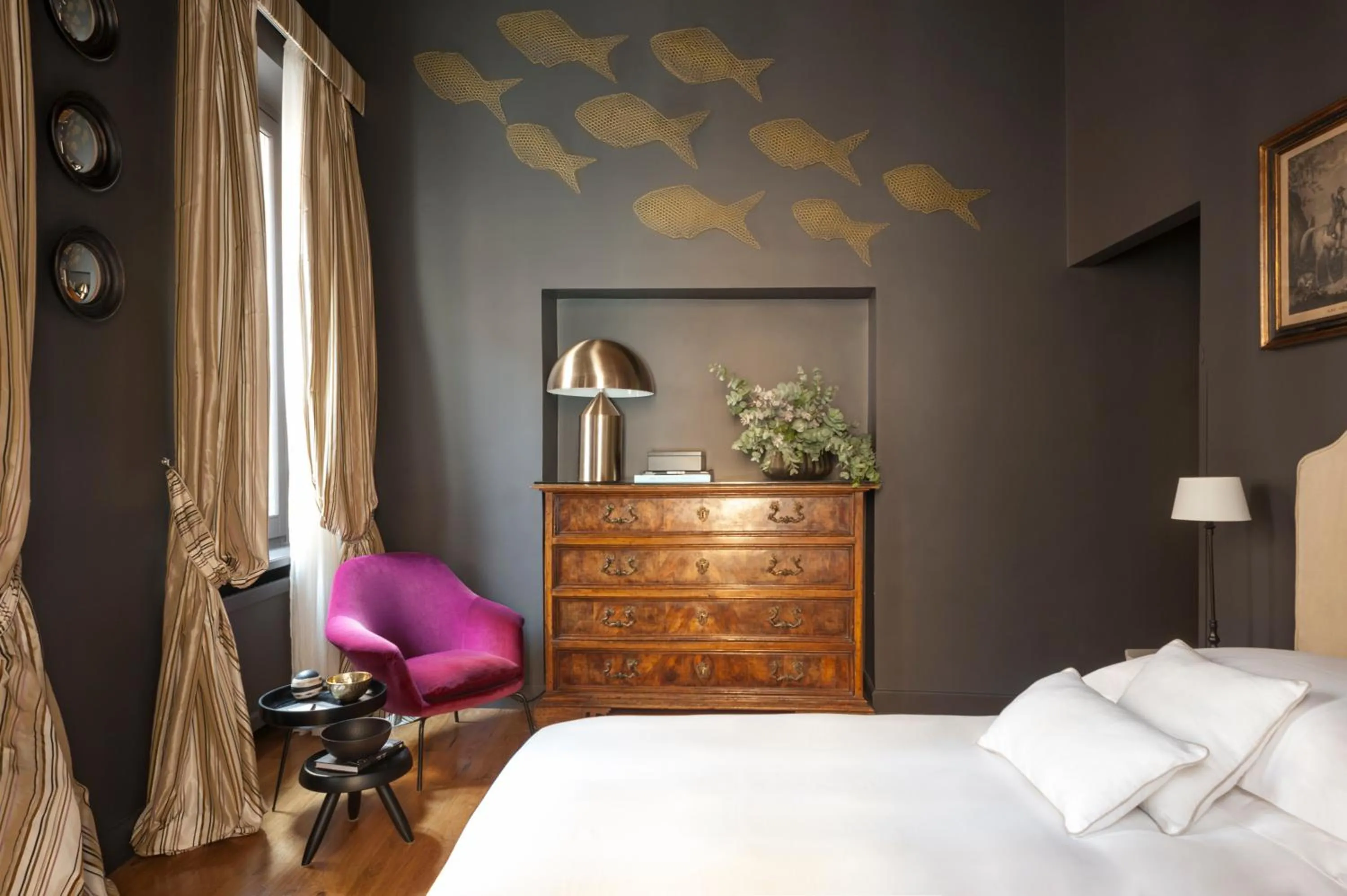 Photo of the whole room, Bed in Crossing Condotti