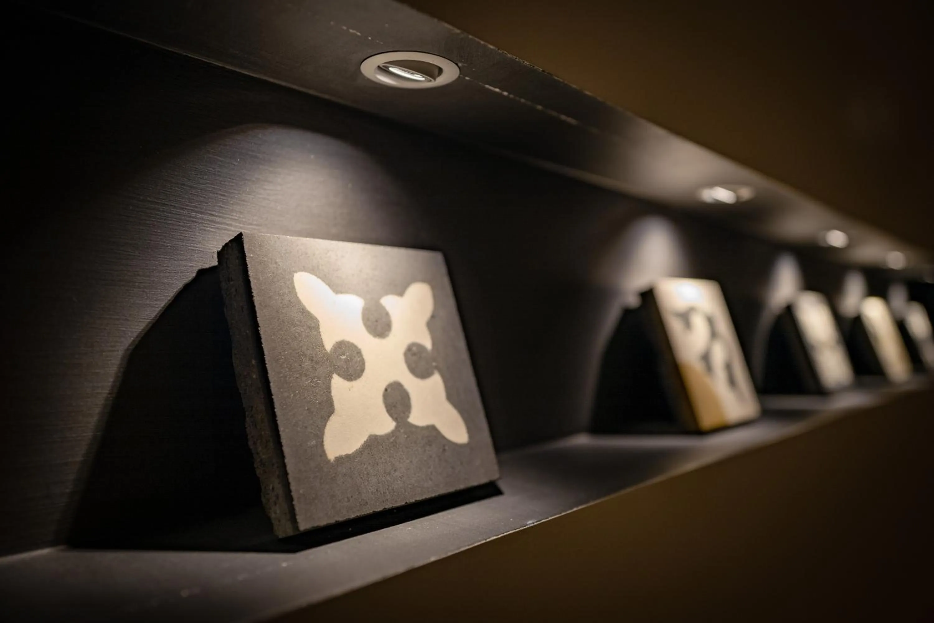 Decorative detail in Crossing Condotti