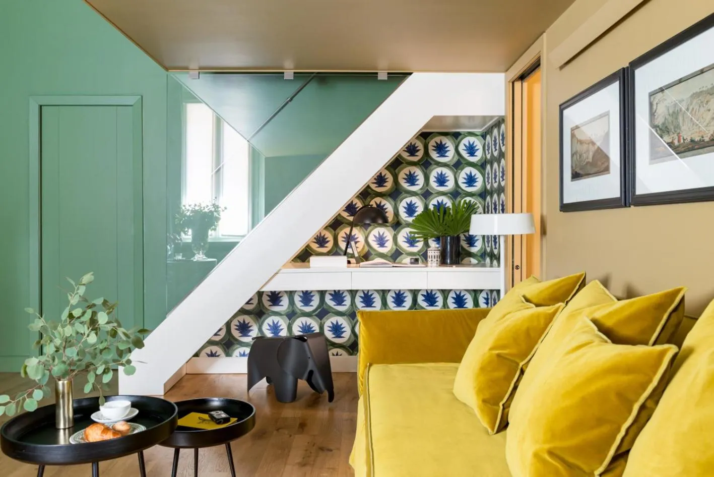 Living room in Crossing Condotti