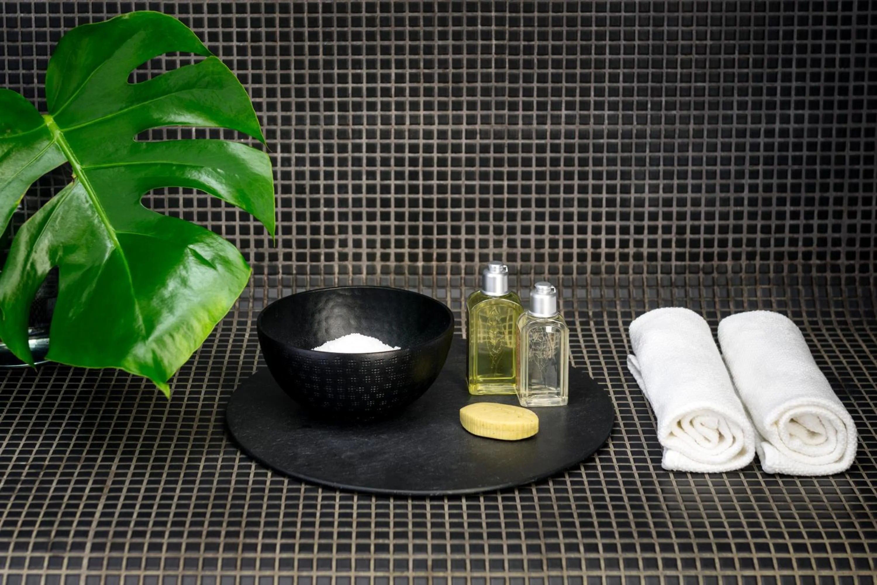 Bathroom in Crossing Condotti