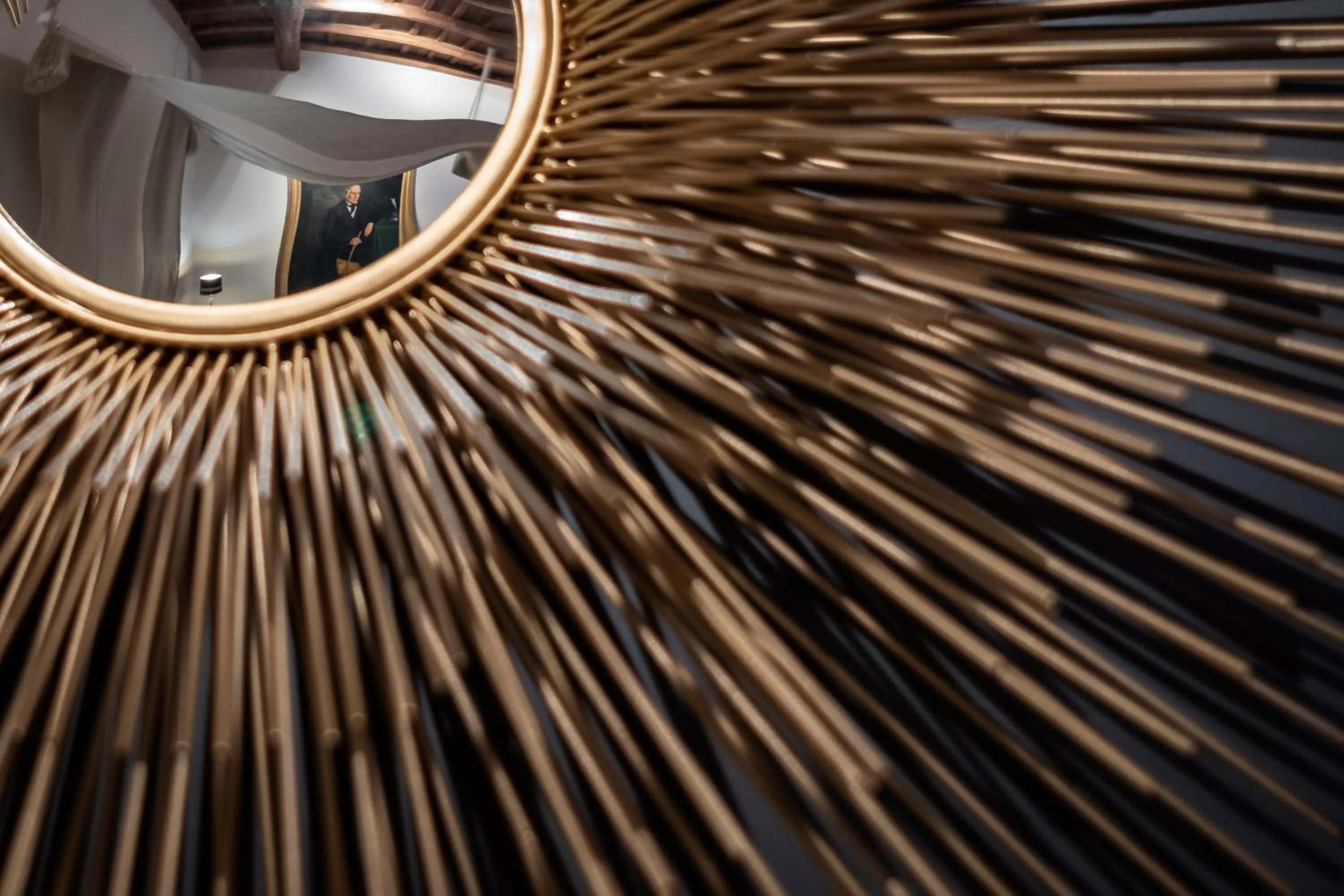 Decorative detail in Crossing Condotti