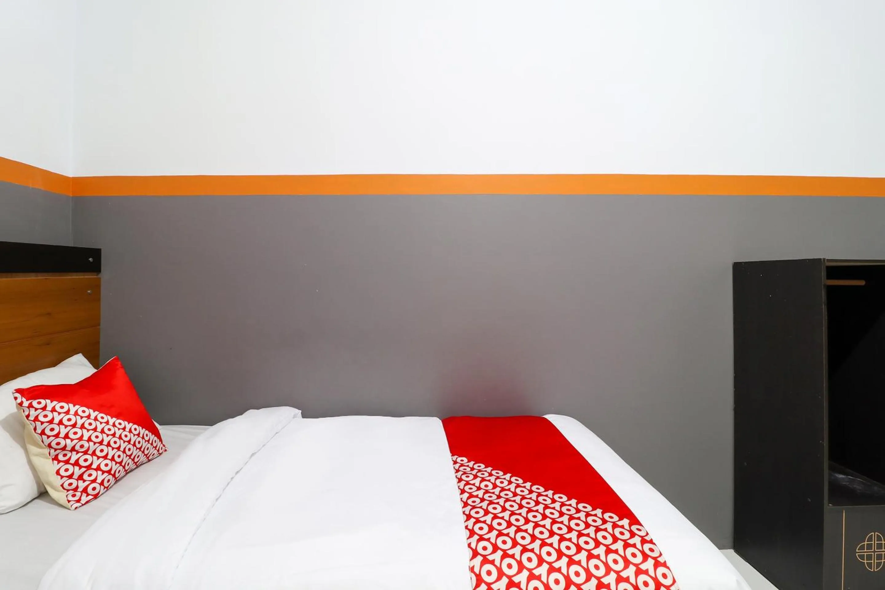 Photo of the whole room, Bed in Hotel O Garut near Alun-Alun Tarogong formerly Wisma Etiga