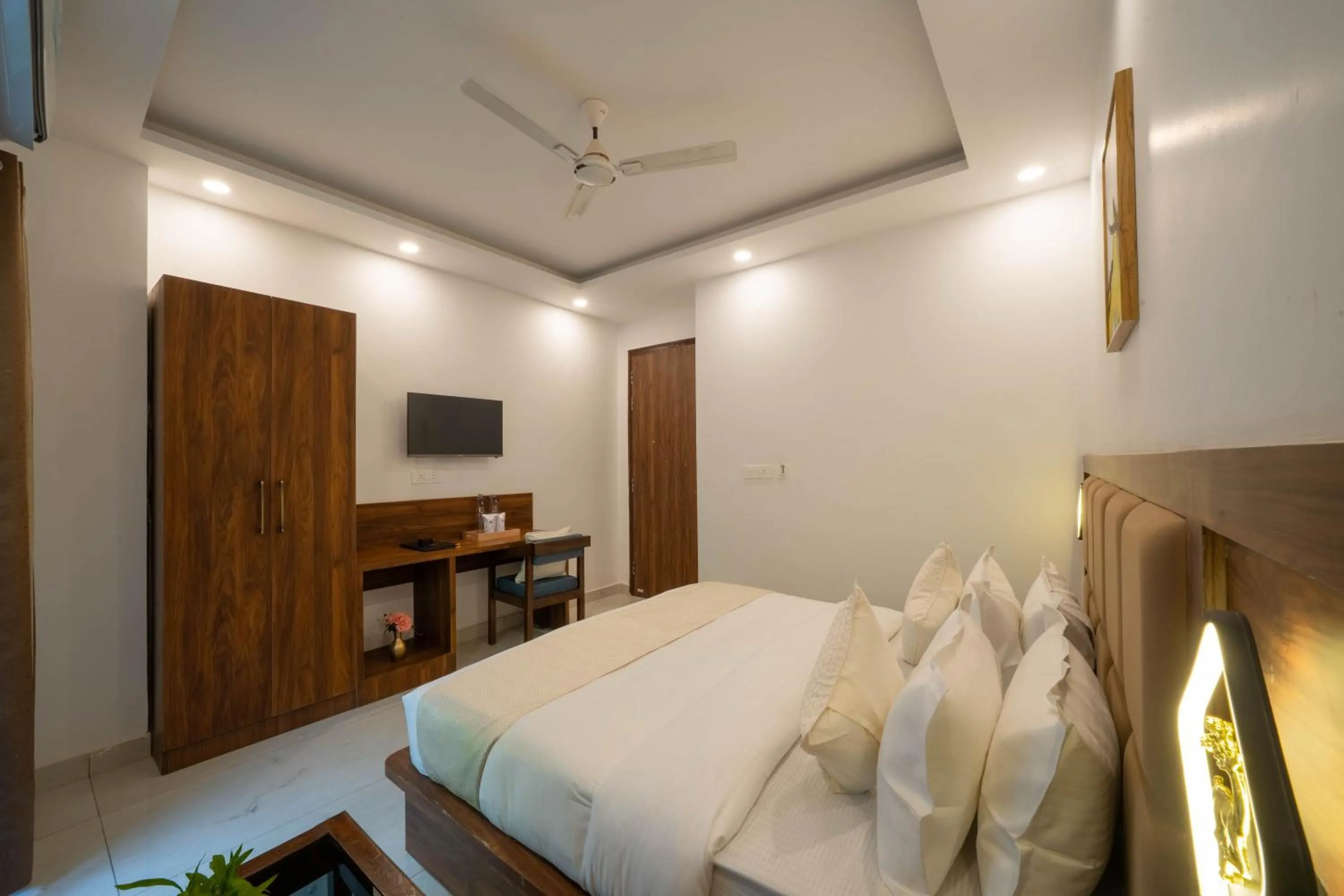 Bed in Premium Mystic Falls near Secret Waterfall