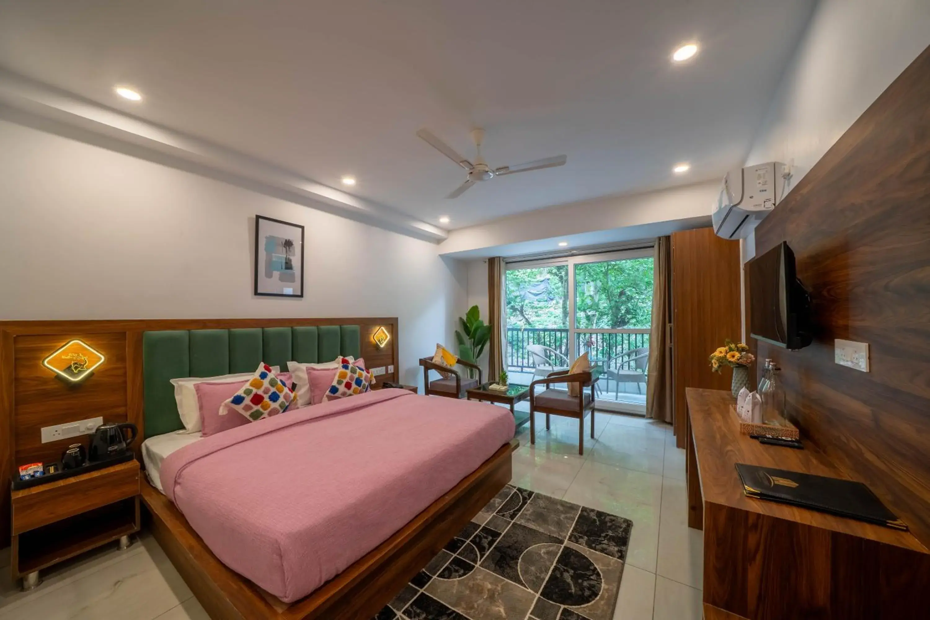 King Room with Balcony in Premium Mystic Falls near Secret Waterfall King Room with Balcony in Premium Mystic Falls near Secret Waterfall