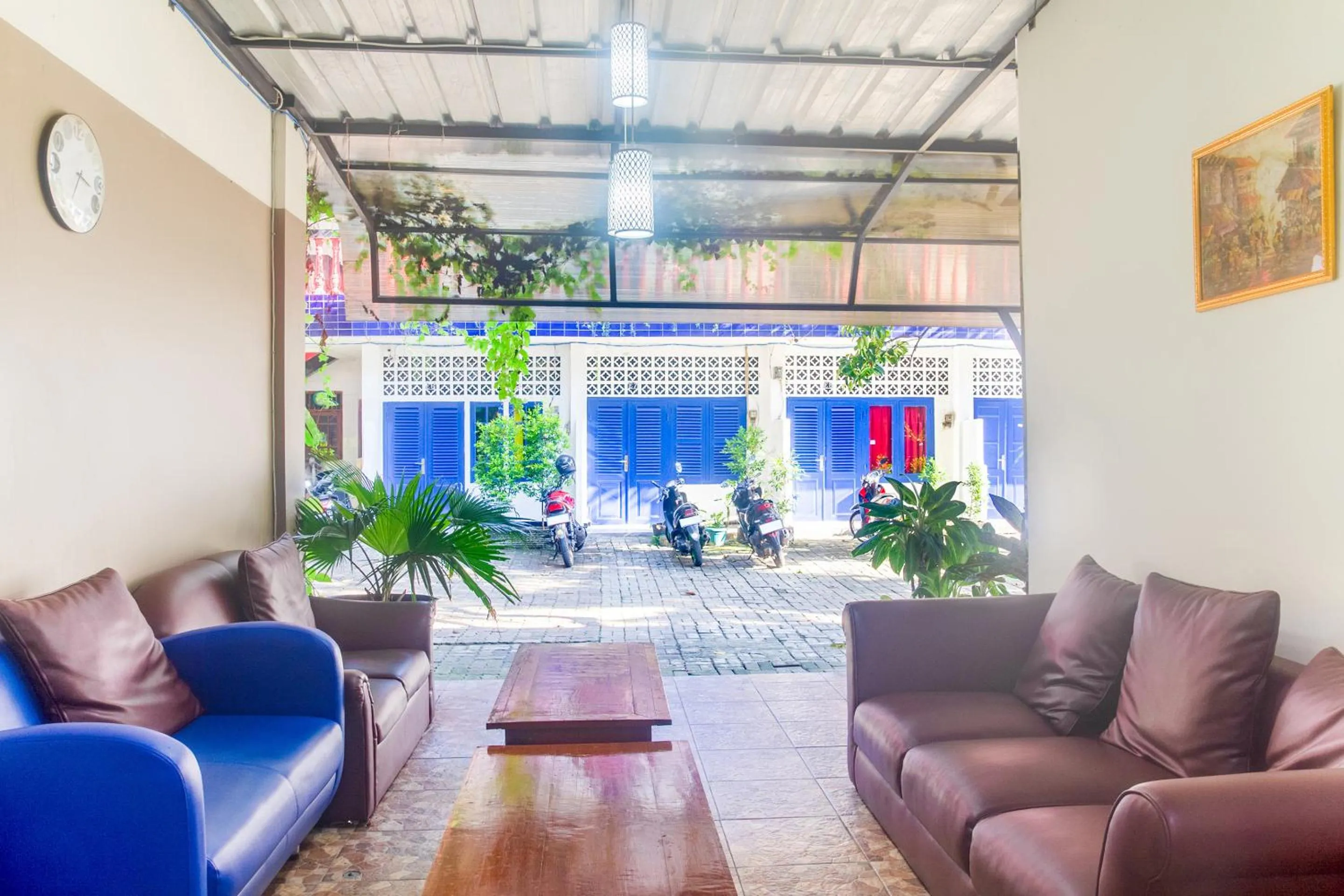 Seating area in Hotel O Jakarta near One Belpark Mall formerly Wisma Minongga