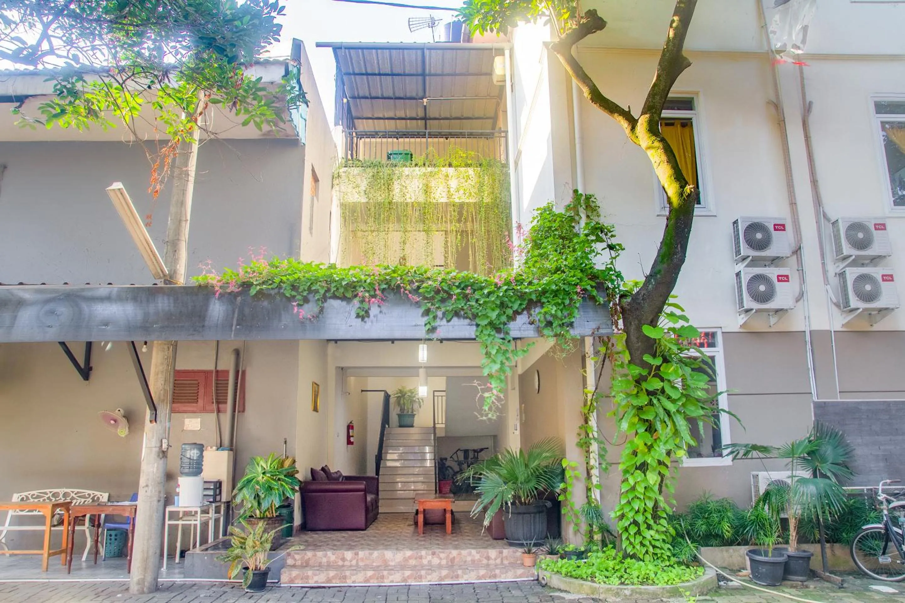 Hotel O Jakarta near One Belpark Mall formerly Wisma Minongga