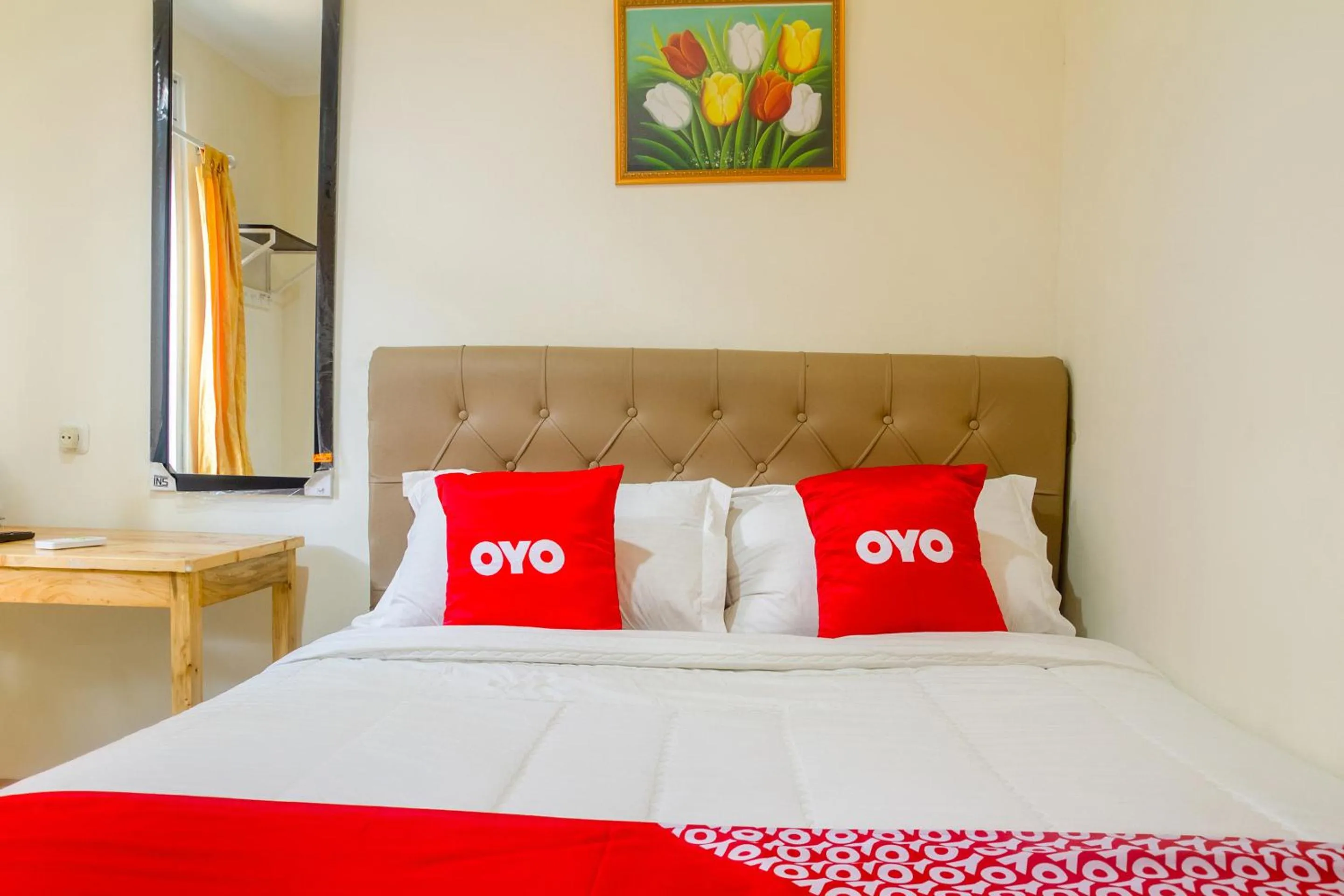 Photo of the whole room, Bed in Hotel O Jakarta near One Belpark Mall formerly Wisma Minongga