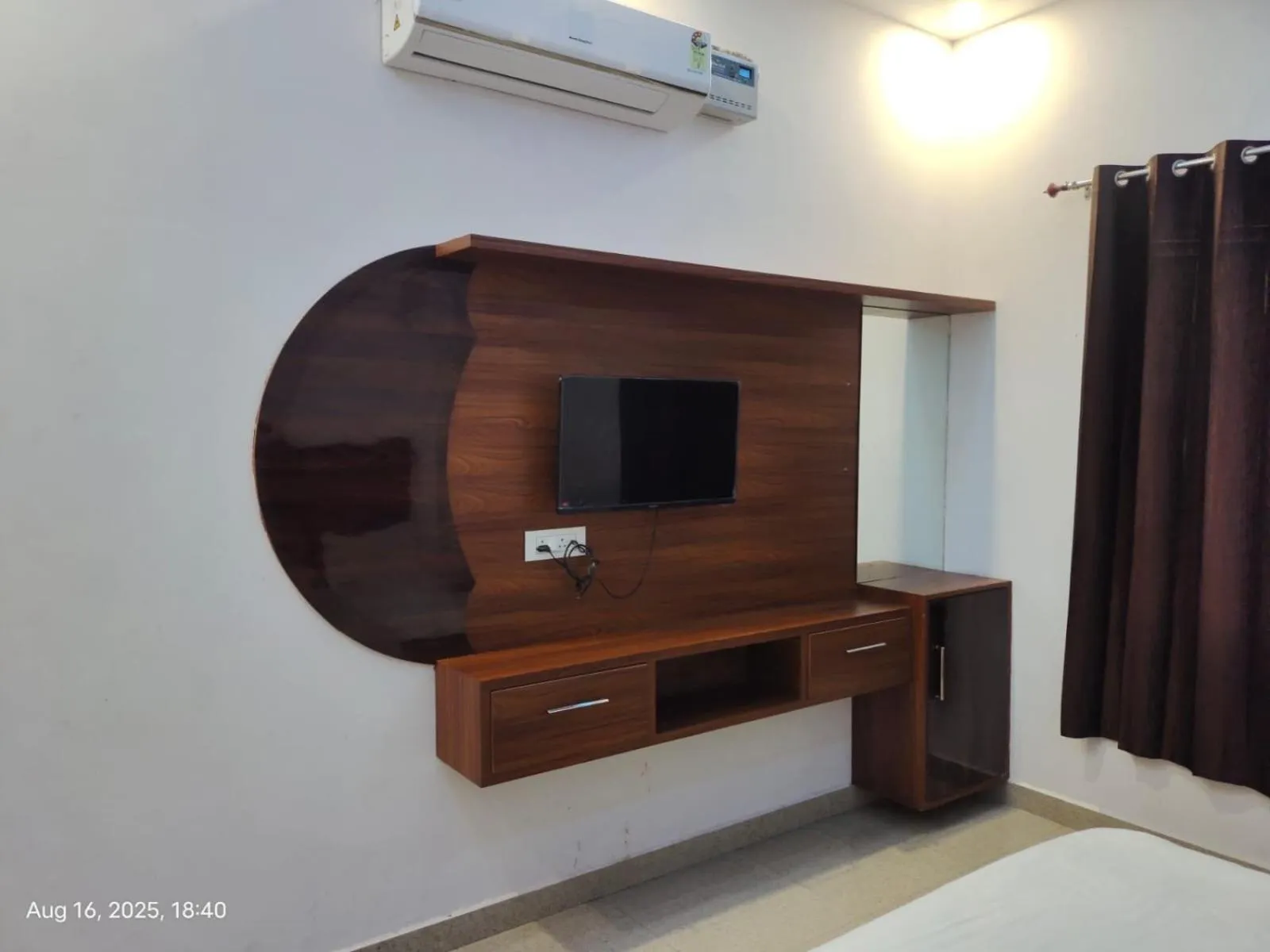 TV and multimedia in Shyam Krapa