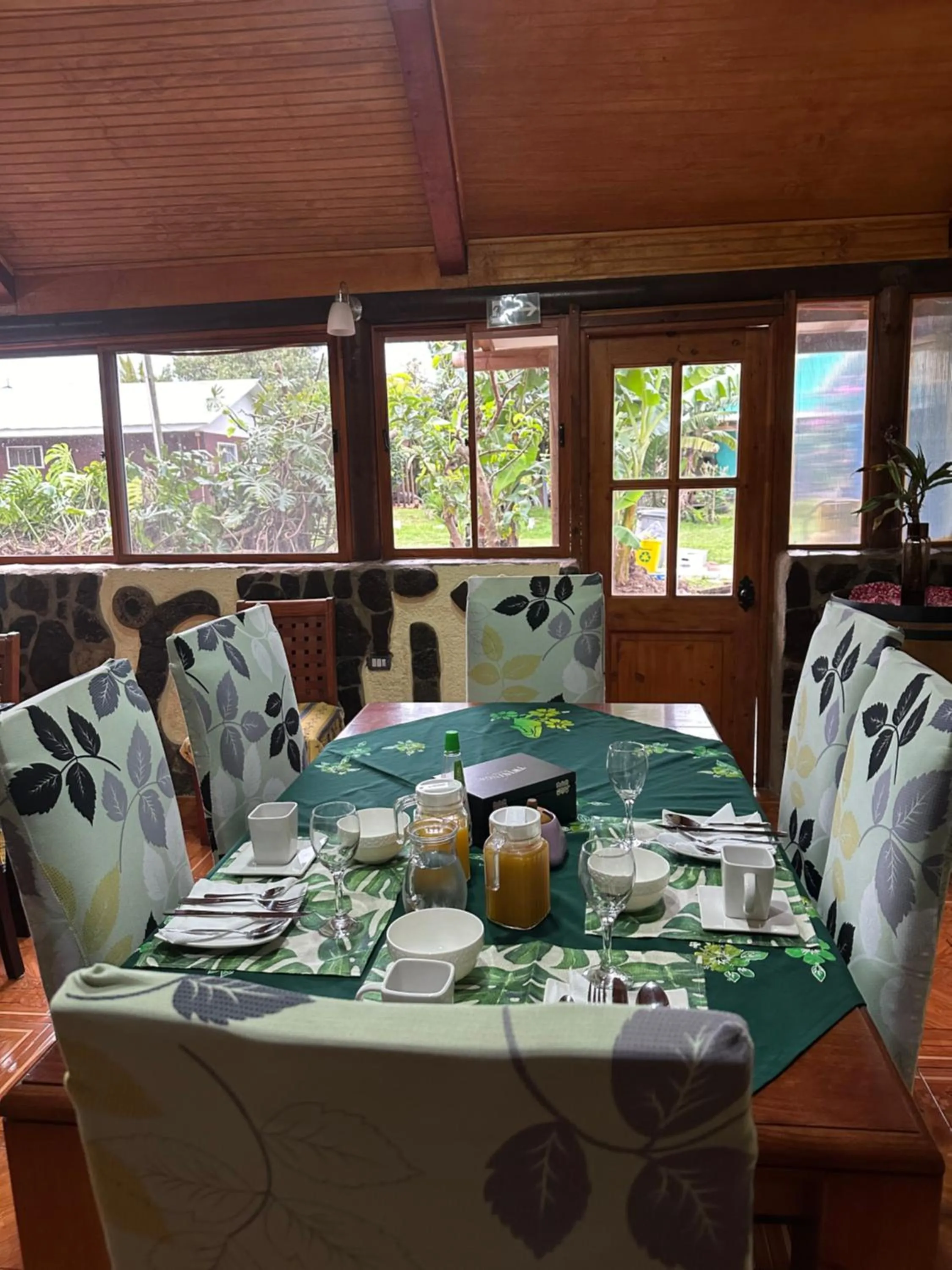 Breakfast in Hare Henua B&B