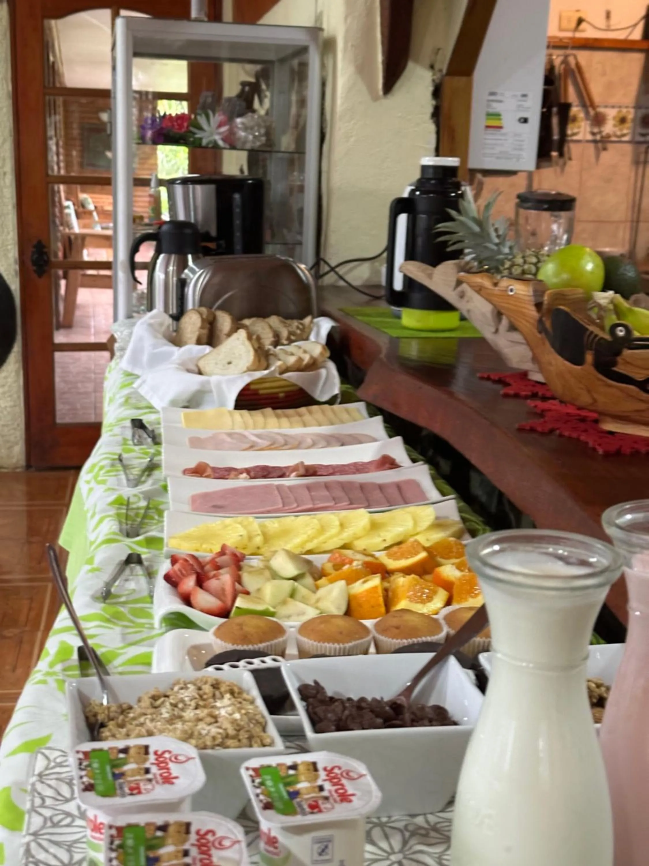 Breakfast in Hare Henua B&B