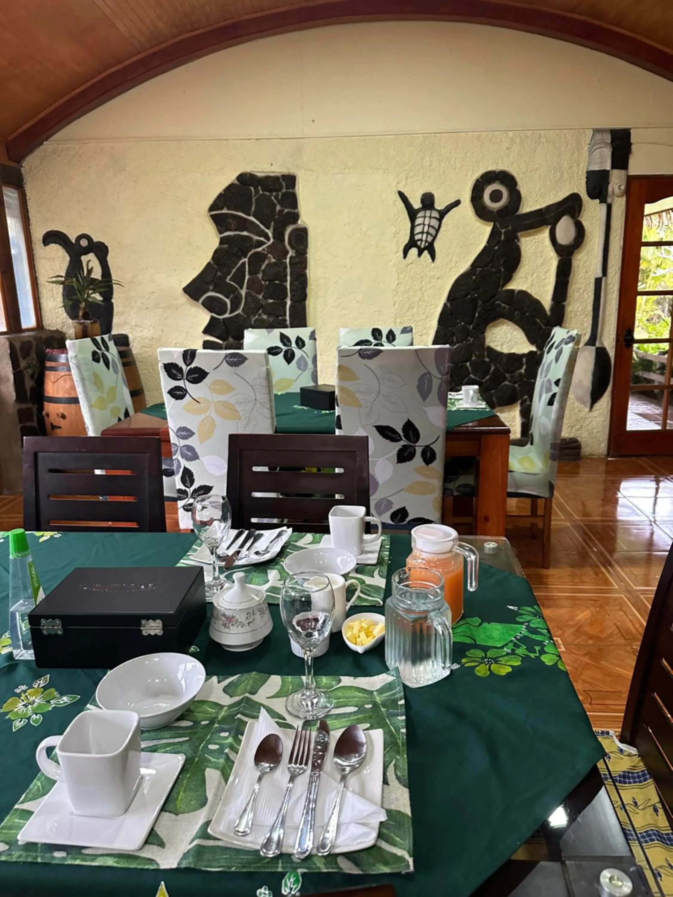 Breakfast in Hare Henua B&B
