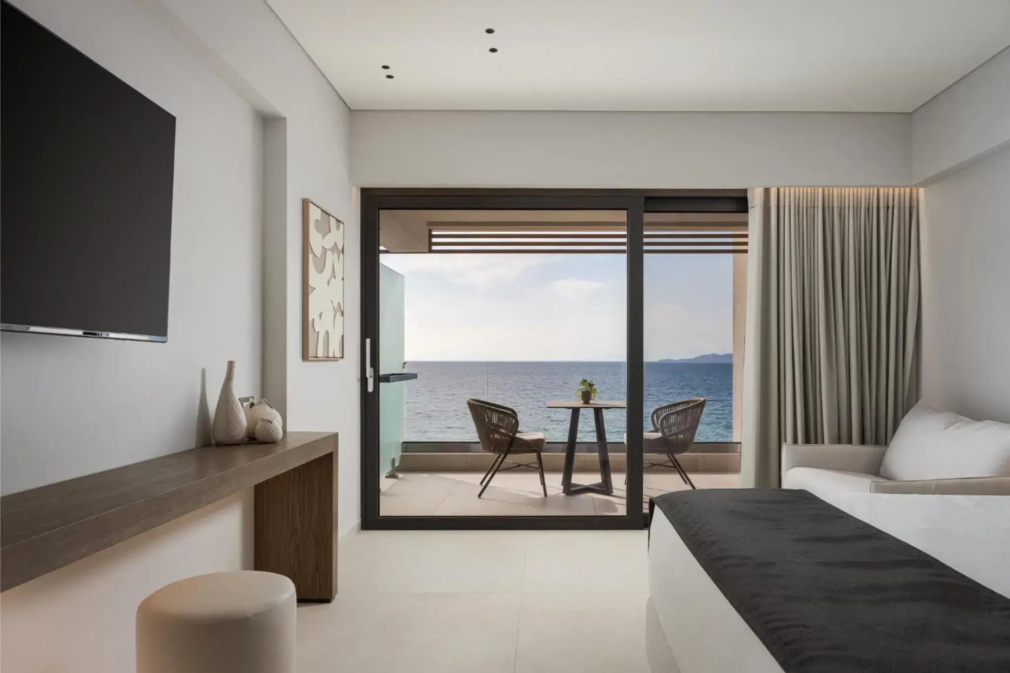 TV and multimedia, Bed in Avant Blue Boutique Hotel TV and multimedia, Bed in Avant Blue Boutique Hotel