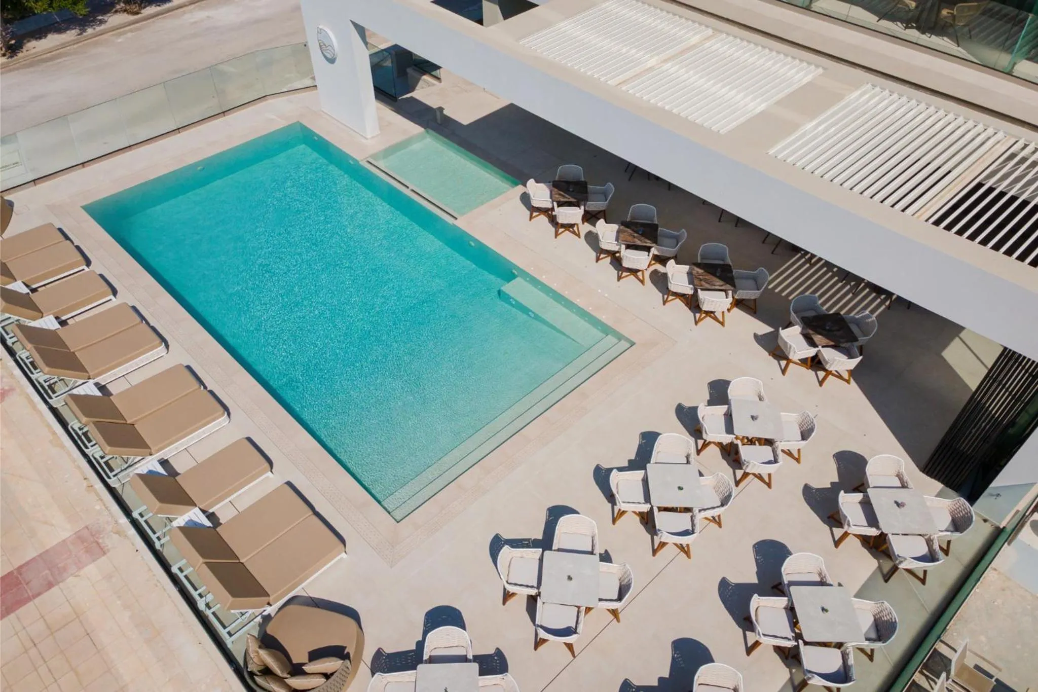 Day in Avant Blue Boutique Hotel