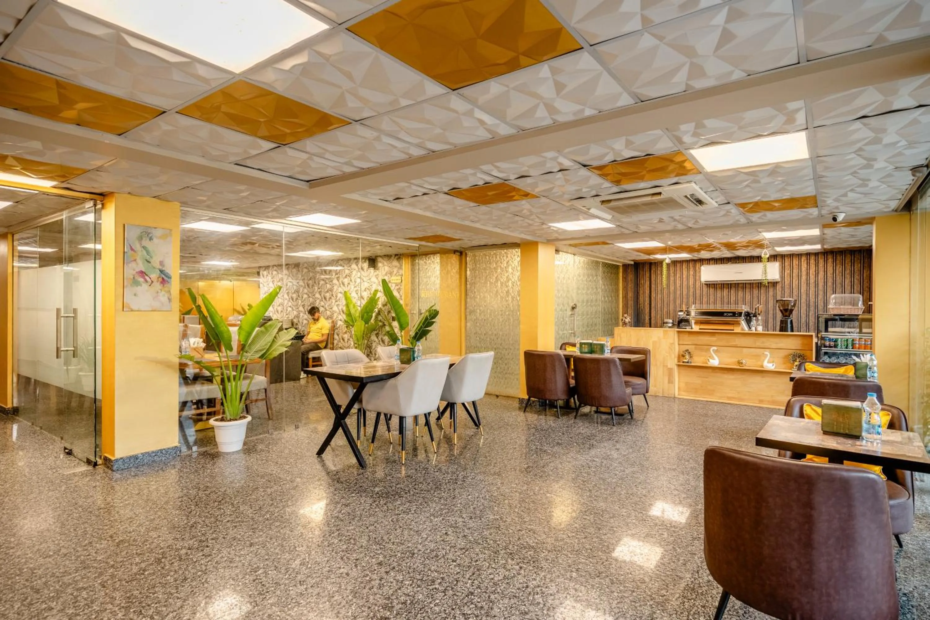 Restaurant/places to eat in Lime Tree Hotel - Near Medanta Hospital