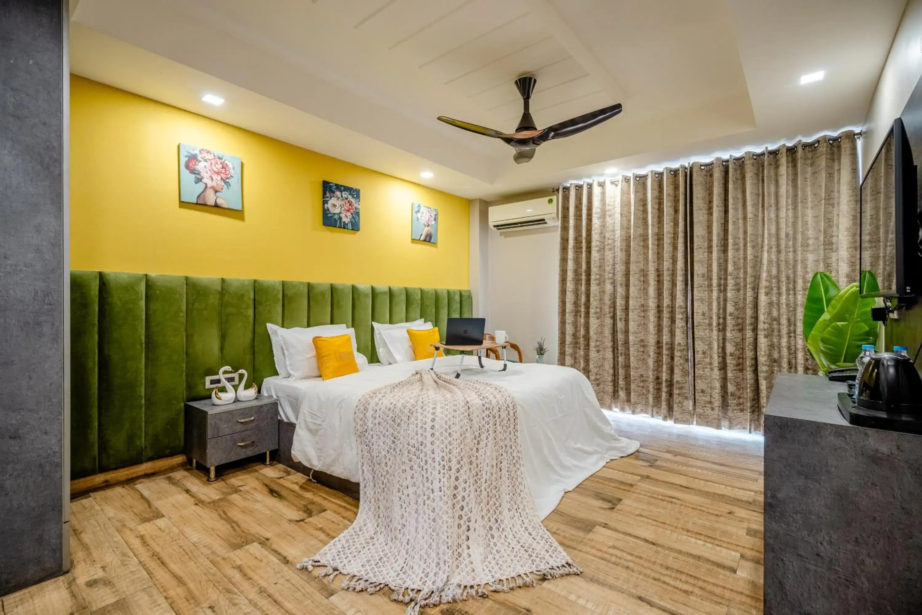 Deluxe Double Room with Balcony - single occupancy in Lime Tree Hotel - Near Medanta Hospital Deluxe Double Room with Balcony - single occupancy in Lime Tree Hotel - Near Medanta Hospital
