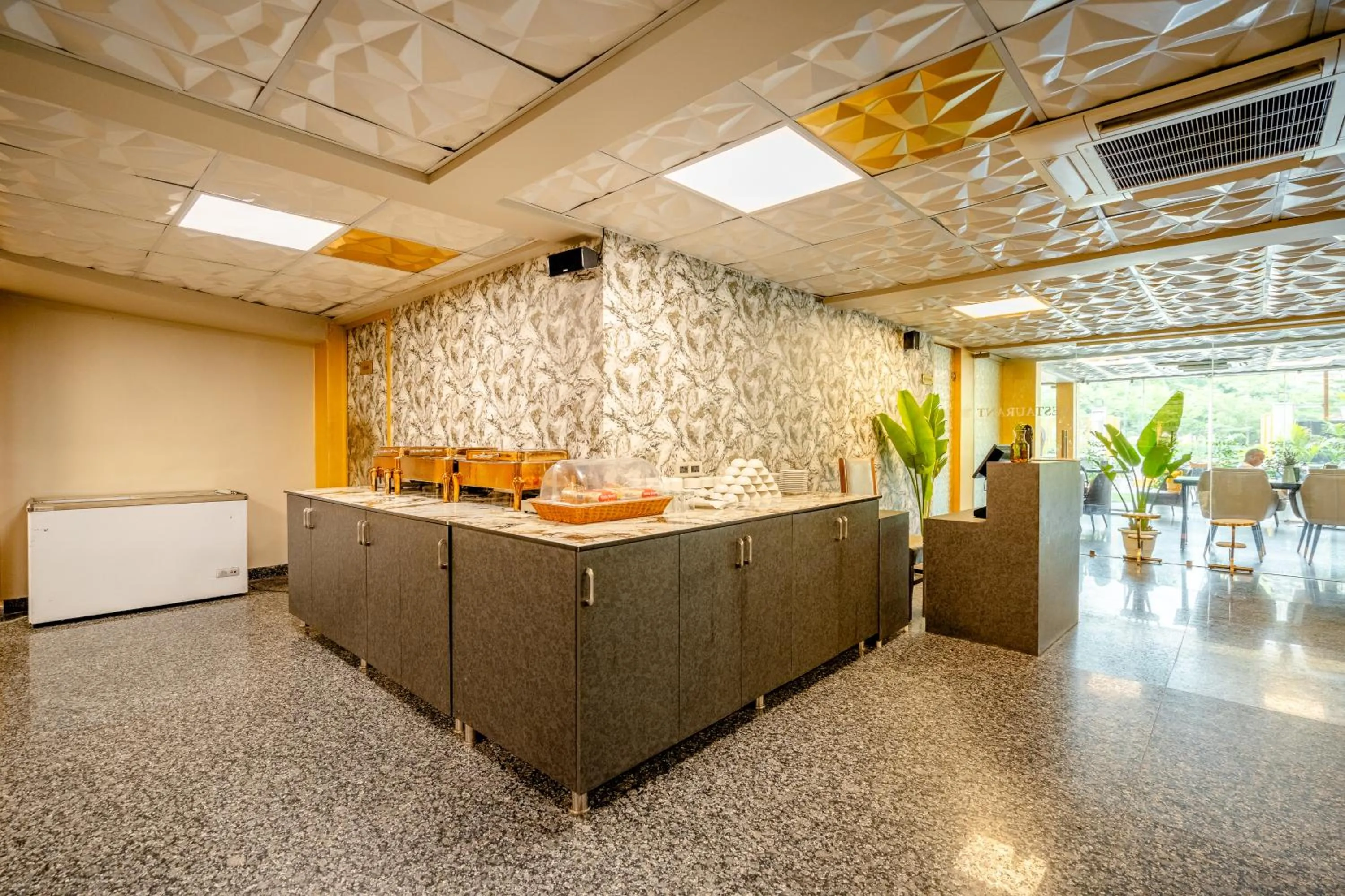 Living room in Lime Tree Hotel - Near Medanta Hospital