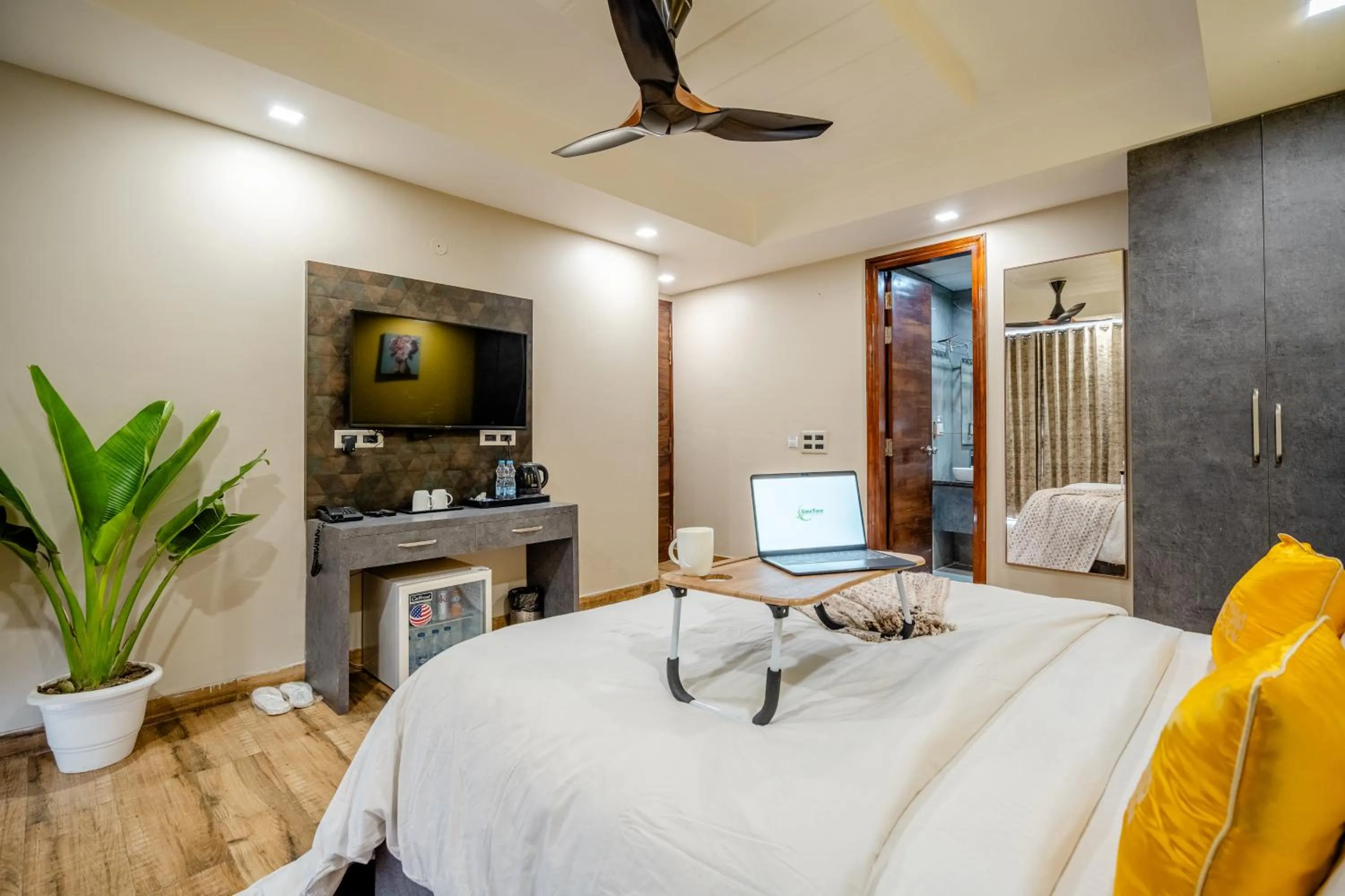 Photo of the whole room, Bed in Lime Tree Hotel - Near Medanta Hospital