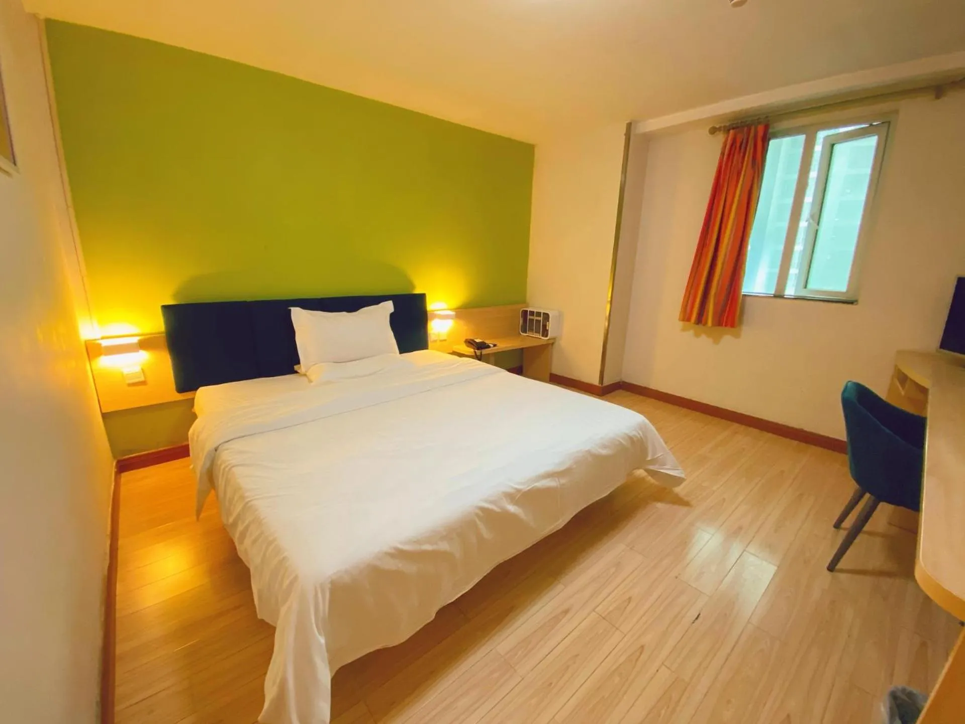 Bed in 7Days Inn Shenzhen Guomao Metro Station