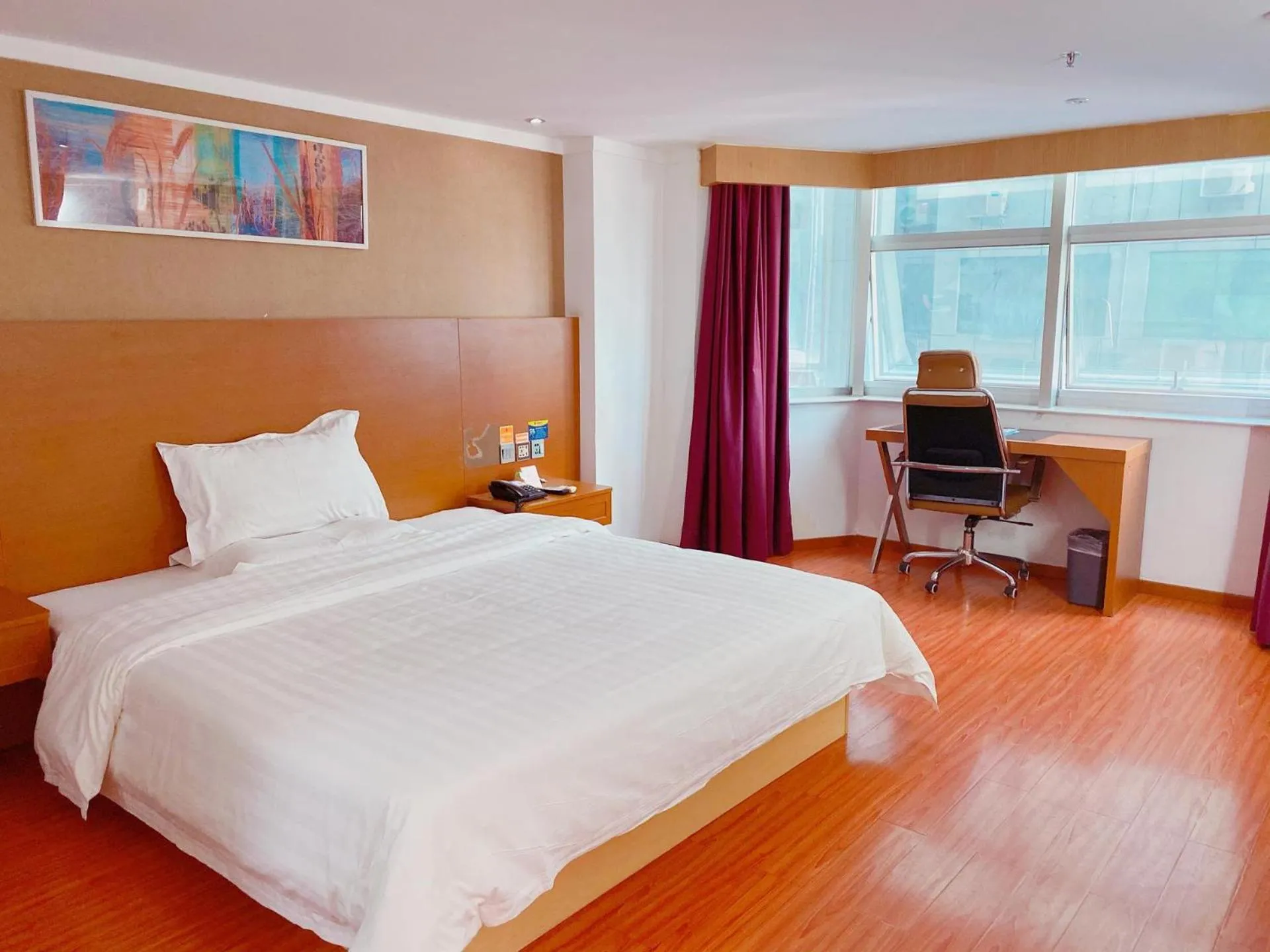 Bed in 7Days Inn Shenzhen Guomao Metro Station