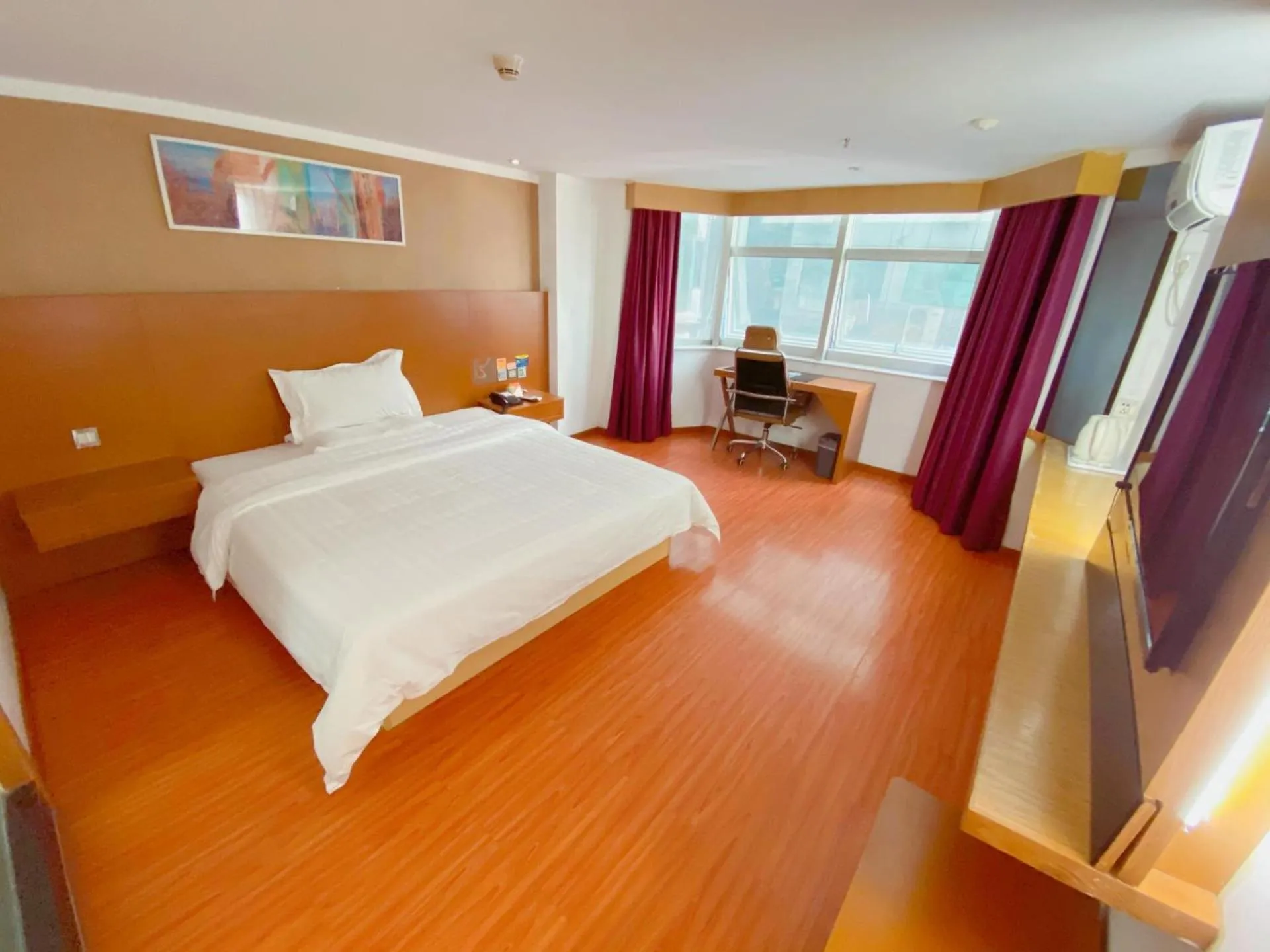 Bed in 7Days Inn Shenzhen Guomao Metro Station