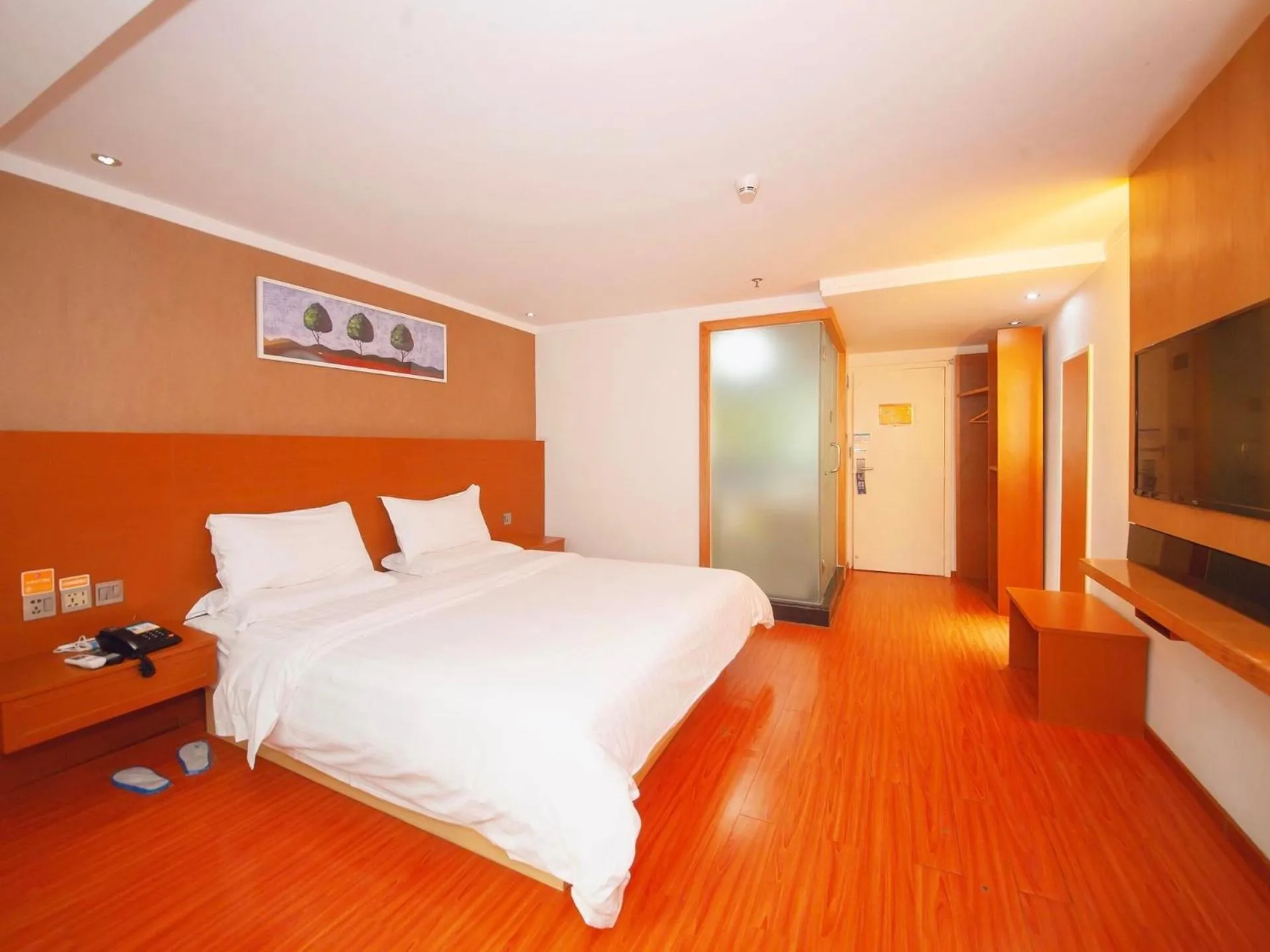 Bed in 7Days Inn Shenzhen Guomao Metro Station