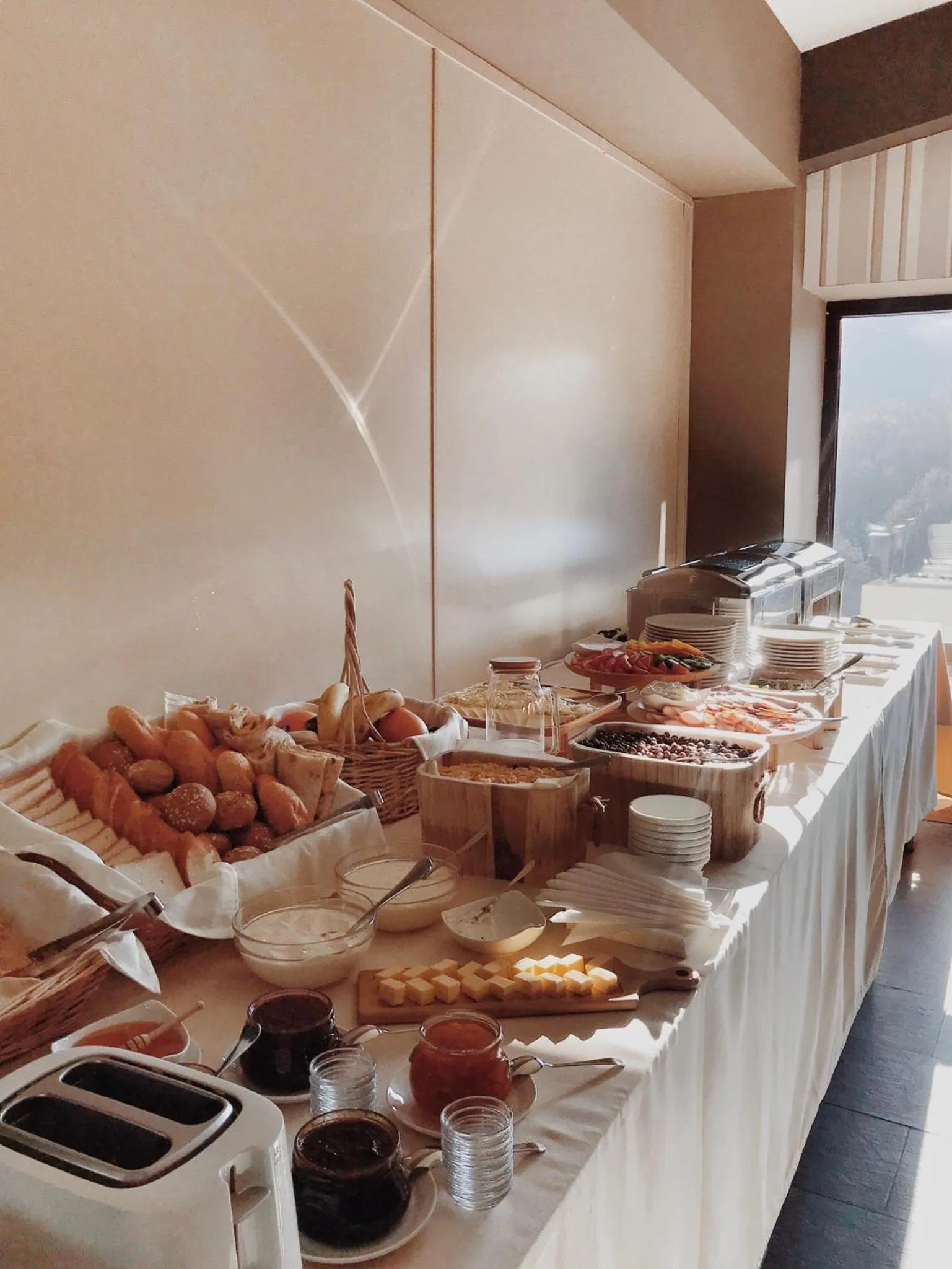 Food and drinks in Teghenis Resort