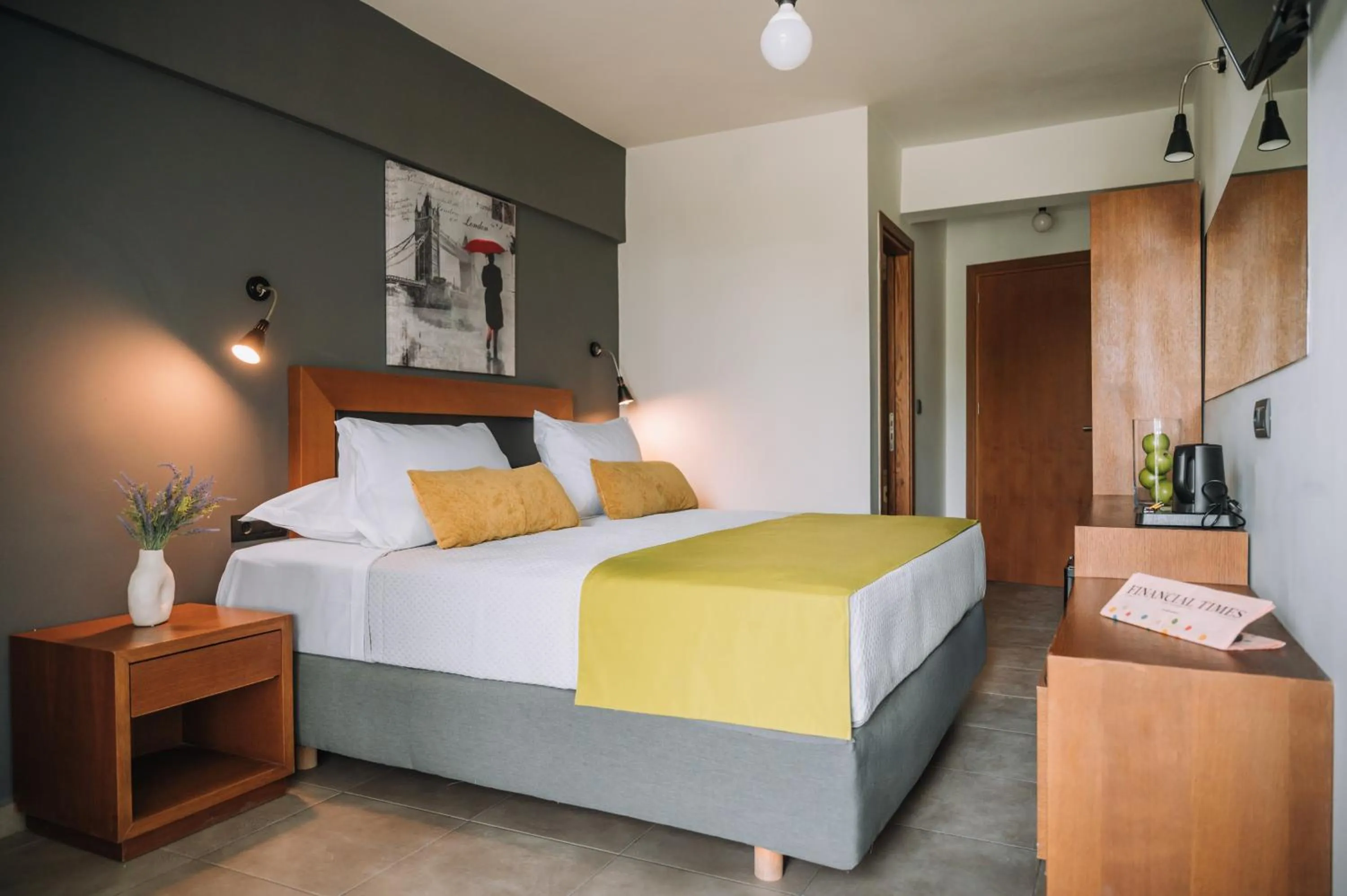 Bedroom, Bed in Amphitryon City Hotel