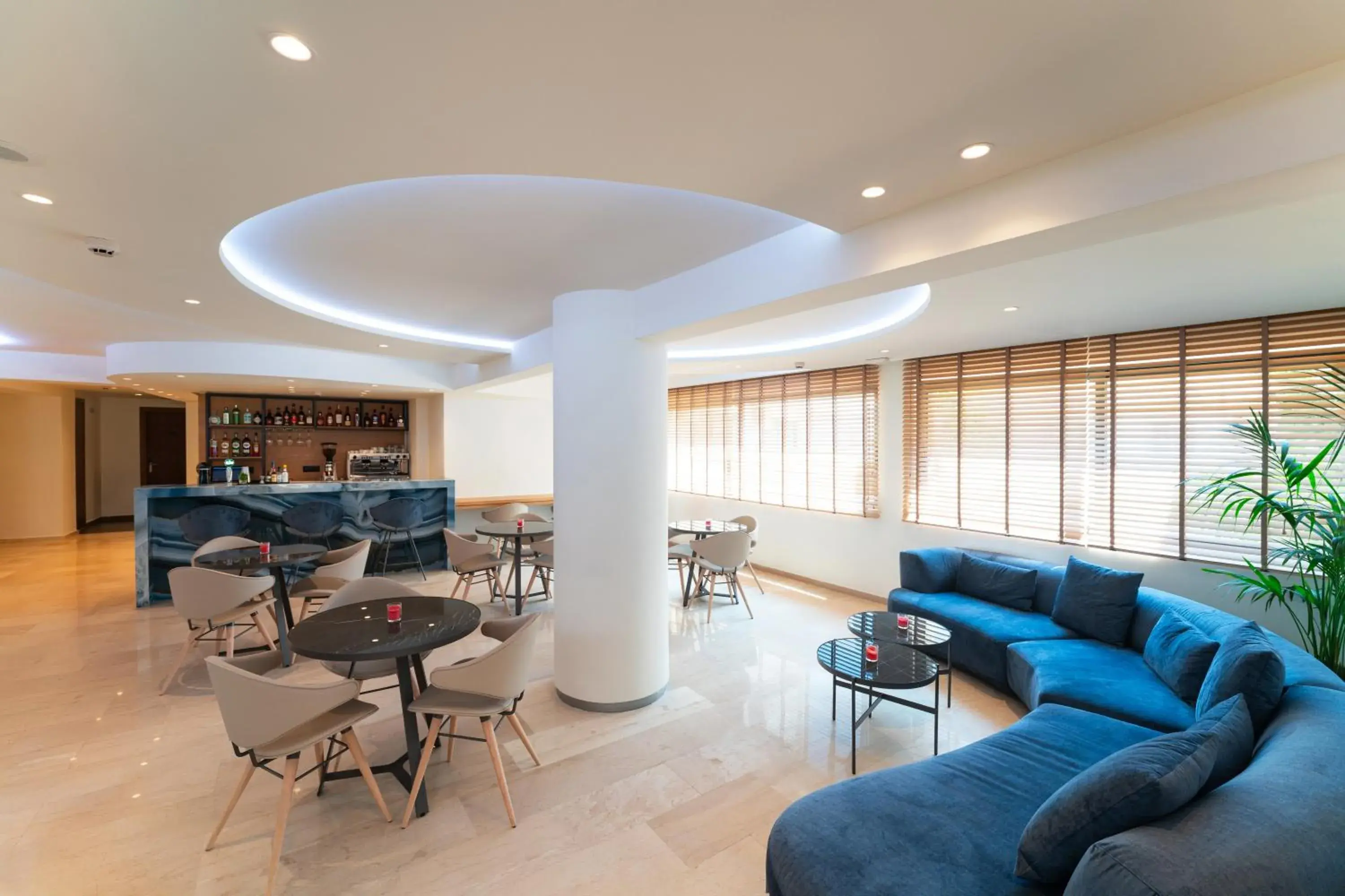 Restaurant/places to eat in Amphitryon City Hotel Restaurant/places to eat in Amphitryon City Hotel